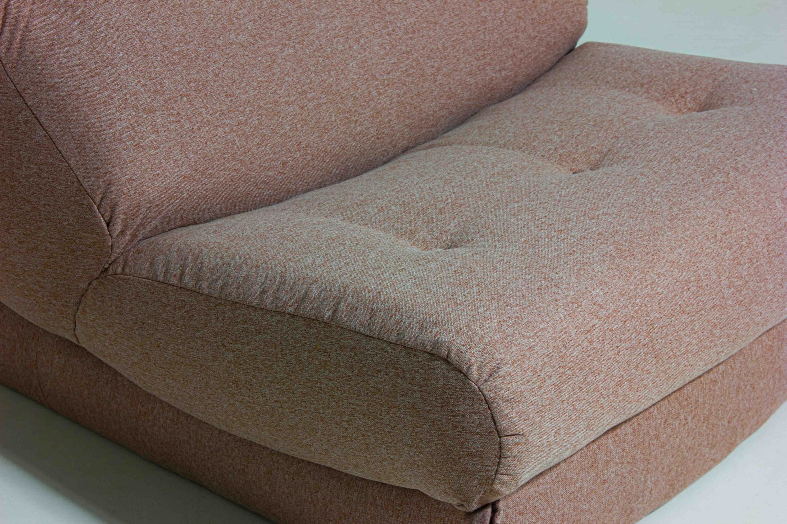 Modular_Pink_“Nuvolone”_Sofa_by_Rino_Maturi_for_Mimo_Padova,_1970s
