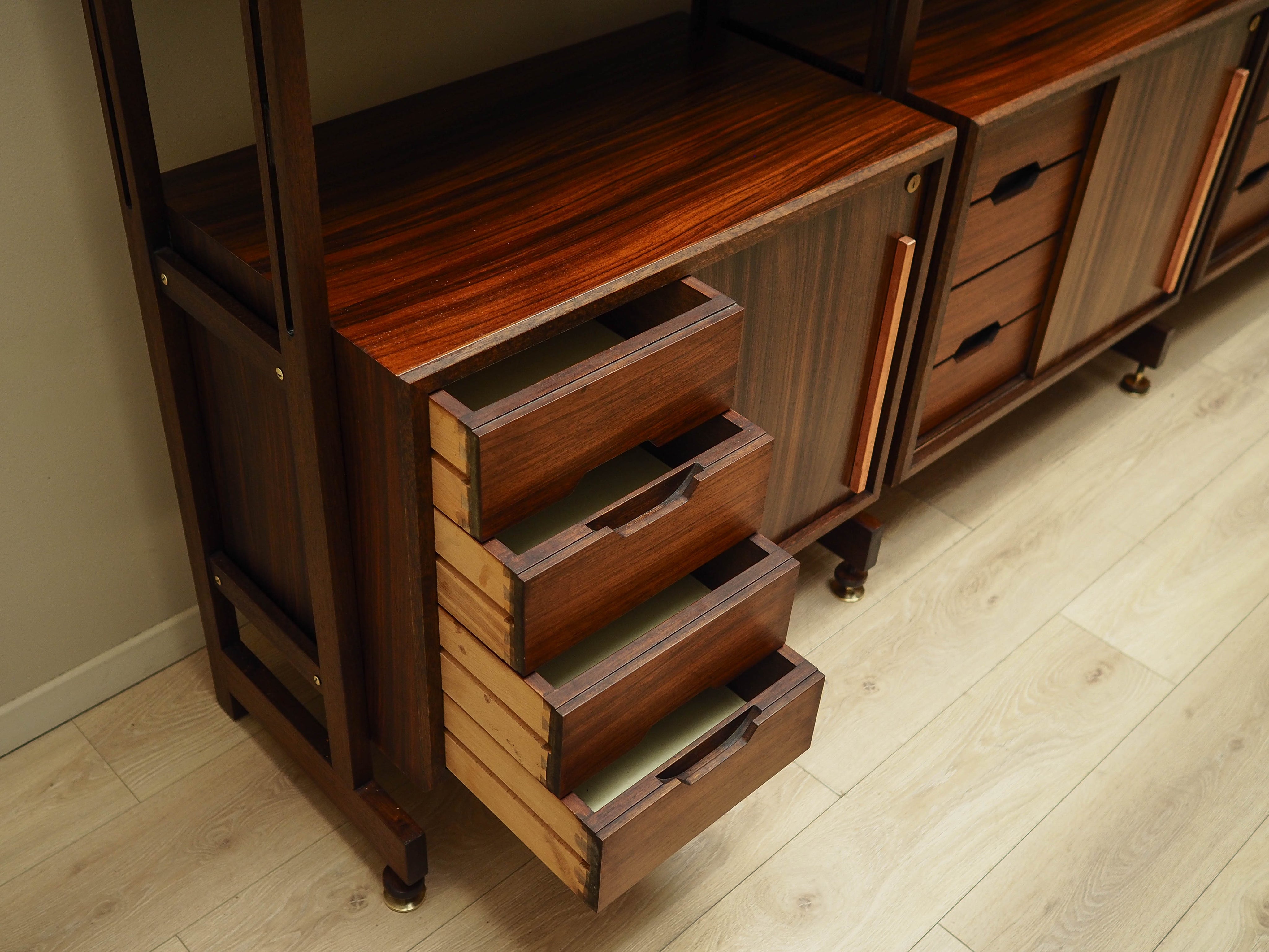 Modular_Shelving_Unit,_Italian_Design,_Rosewood,_1960s,_Italy