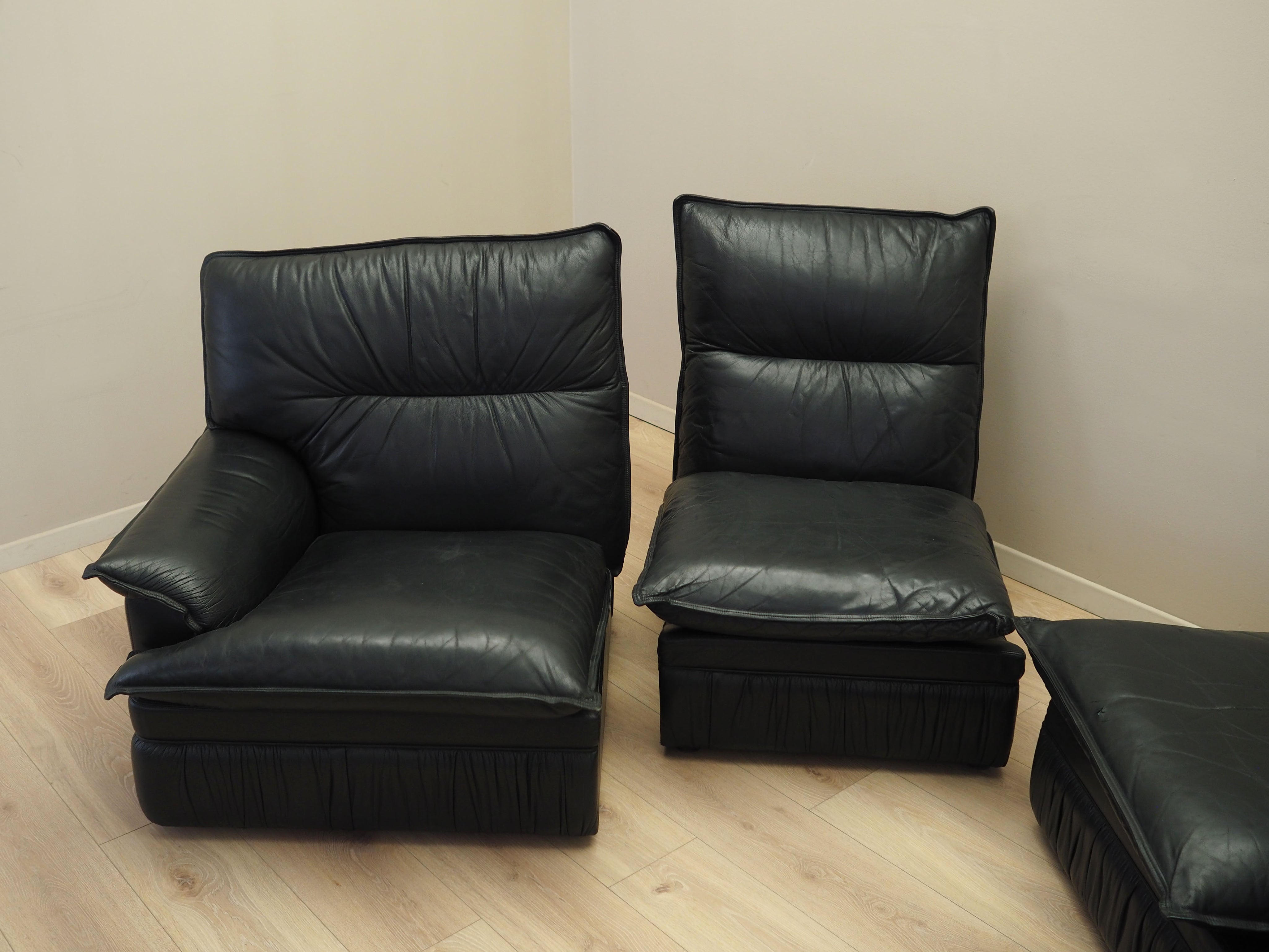 Set_of_4_Italian_Modular_Leather_Sofa_from_1960s,_Italy
