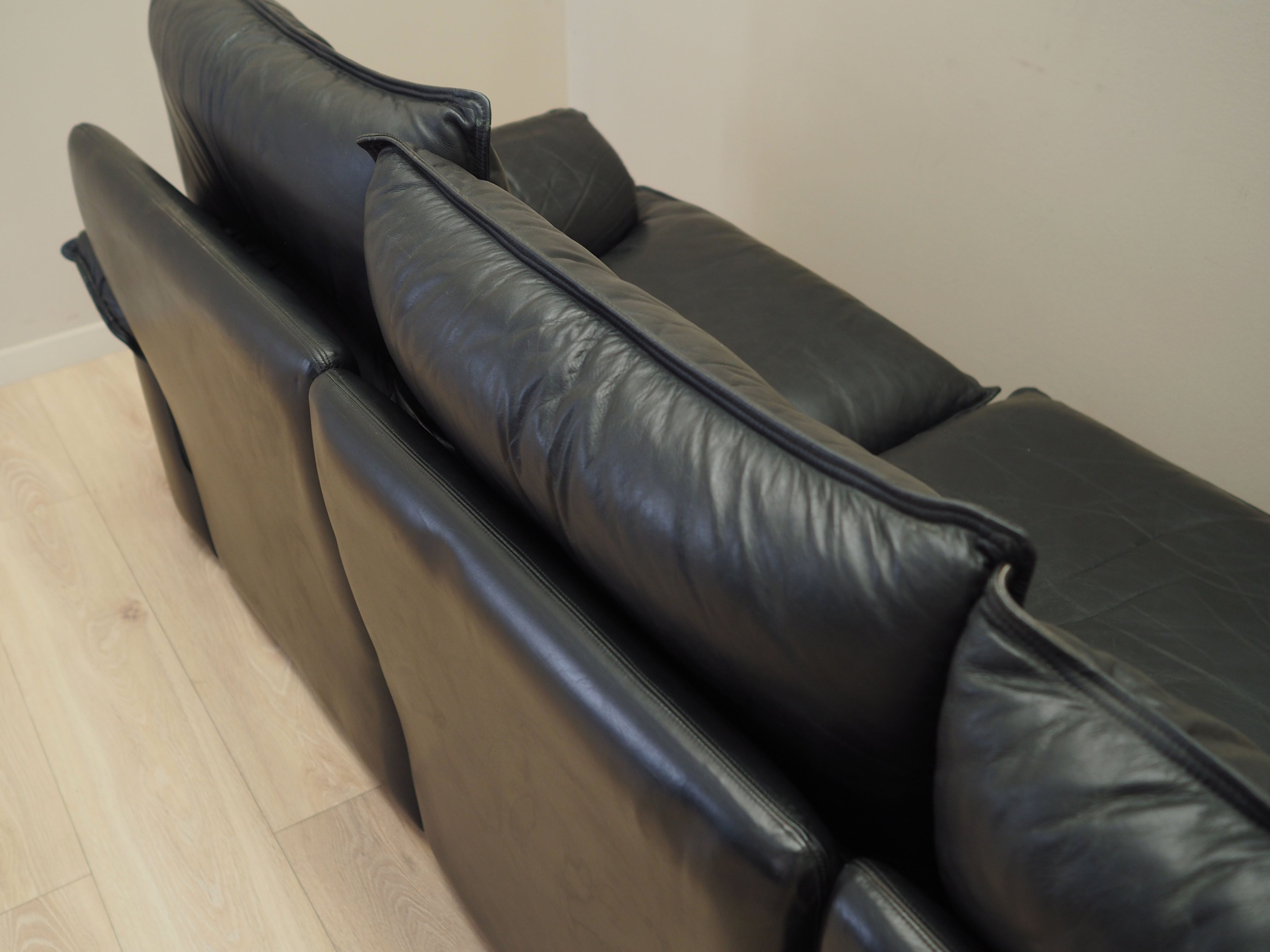 Set_of_4_Italian_Modular_Leather_Sofa_from_1960s,_Italy