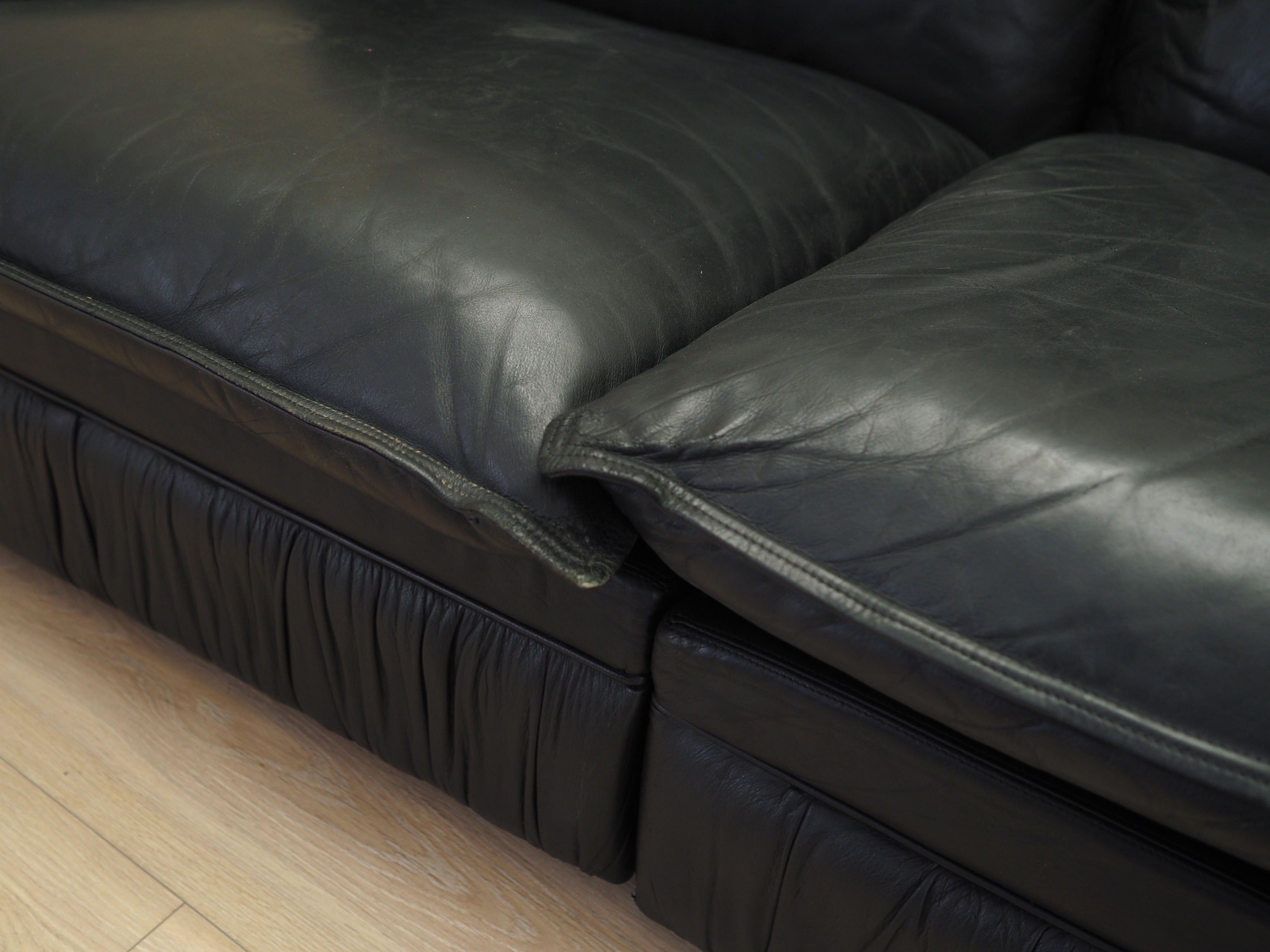 Set_of_4_Italian_Modular_Leather_Sofa_from_1960s,_Italy