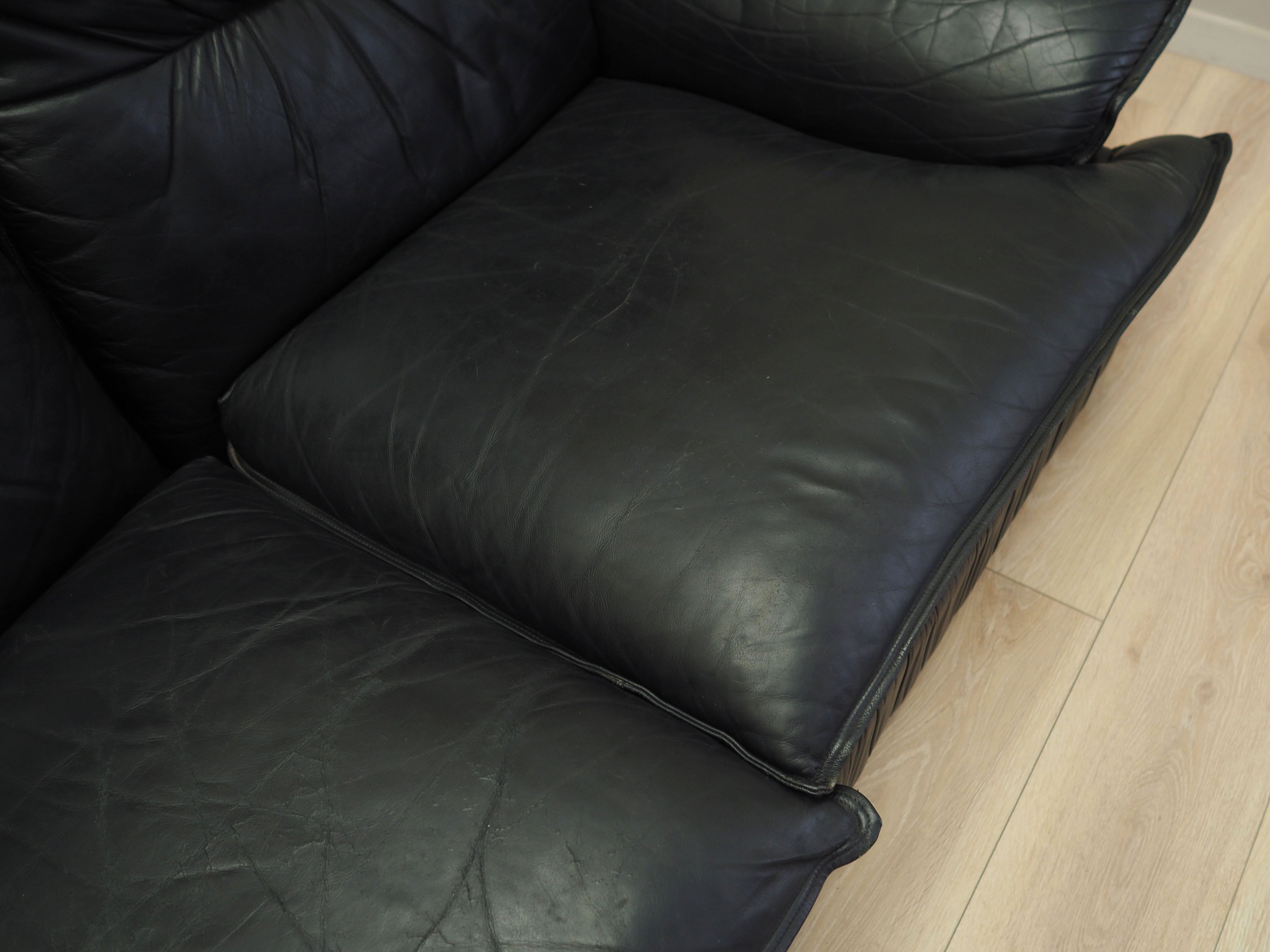 Set_of_4_Italian_Modular_Leather_Sofa_from_1960s,_Italy