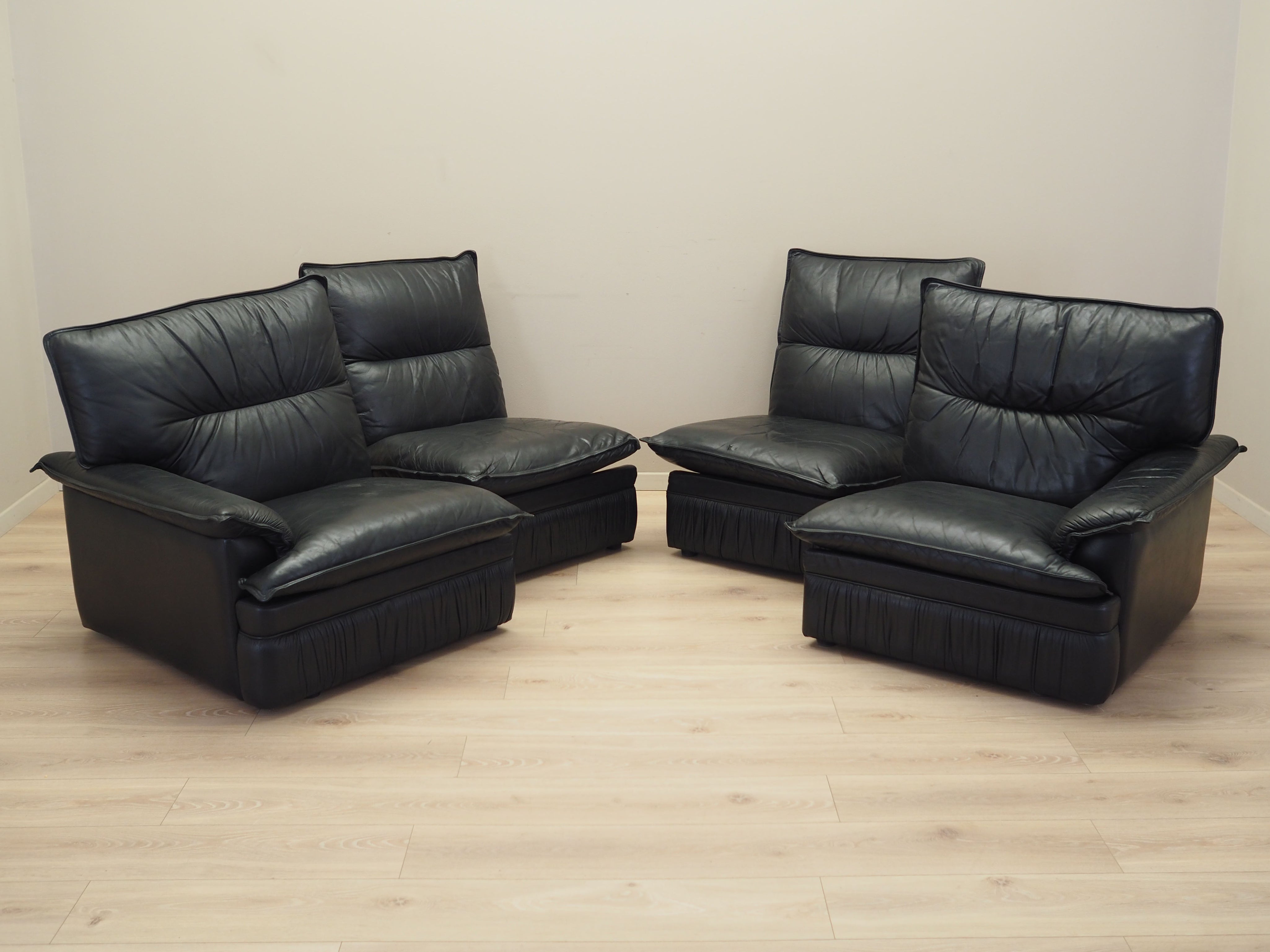 Set_of_4_Italian_Modular_Leather_Sofa_from_1960s,_Italy