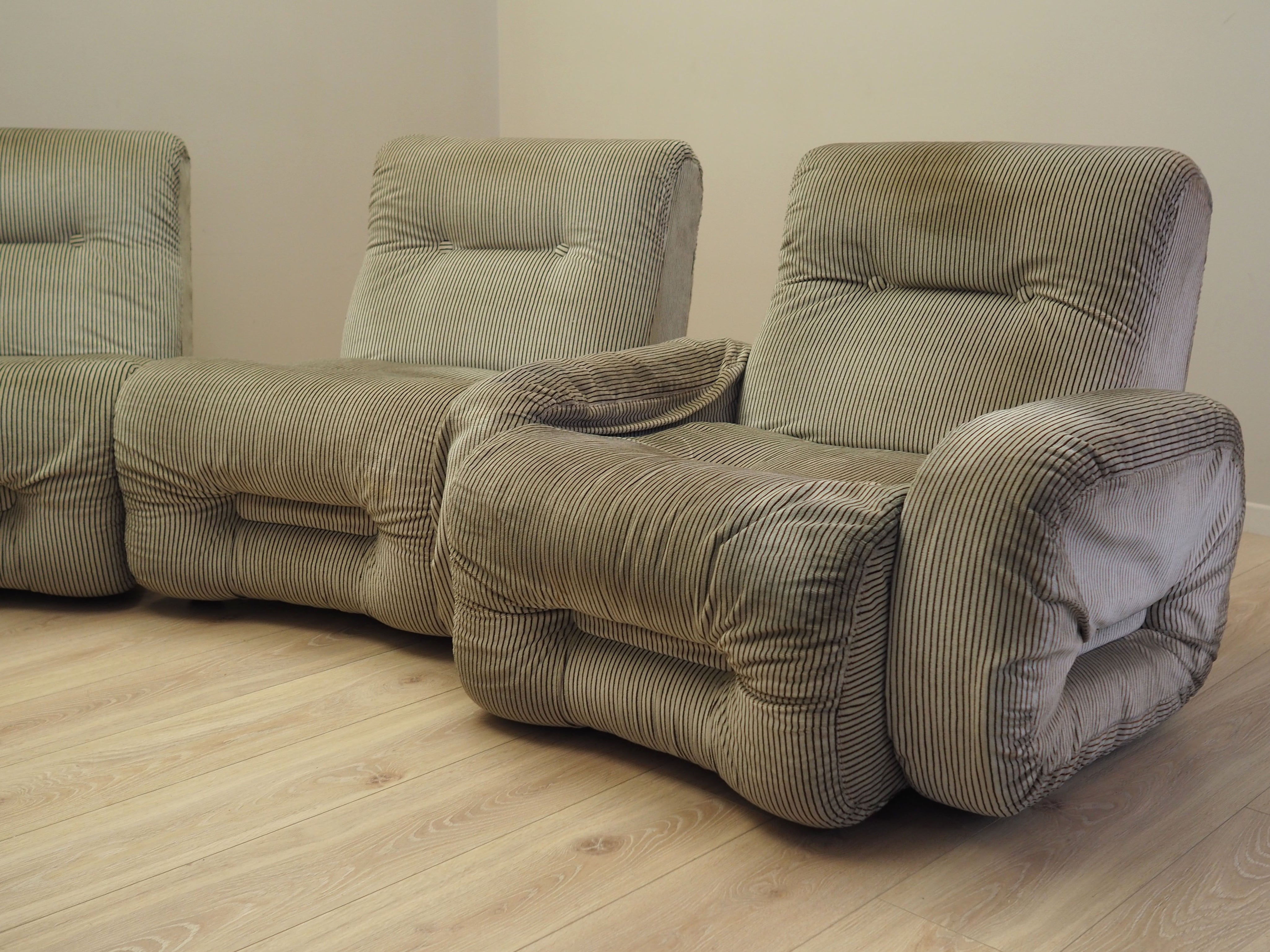 Italian_Modular_Sofa_from_1960s,_Italy