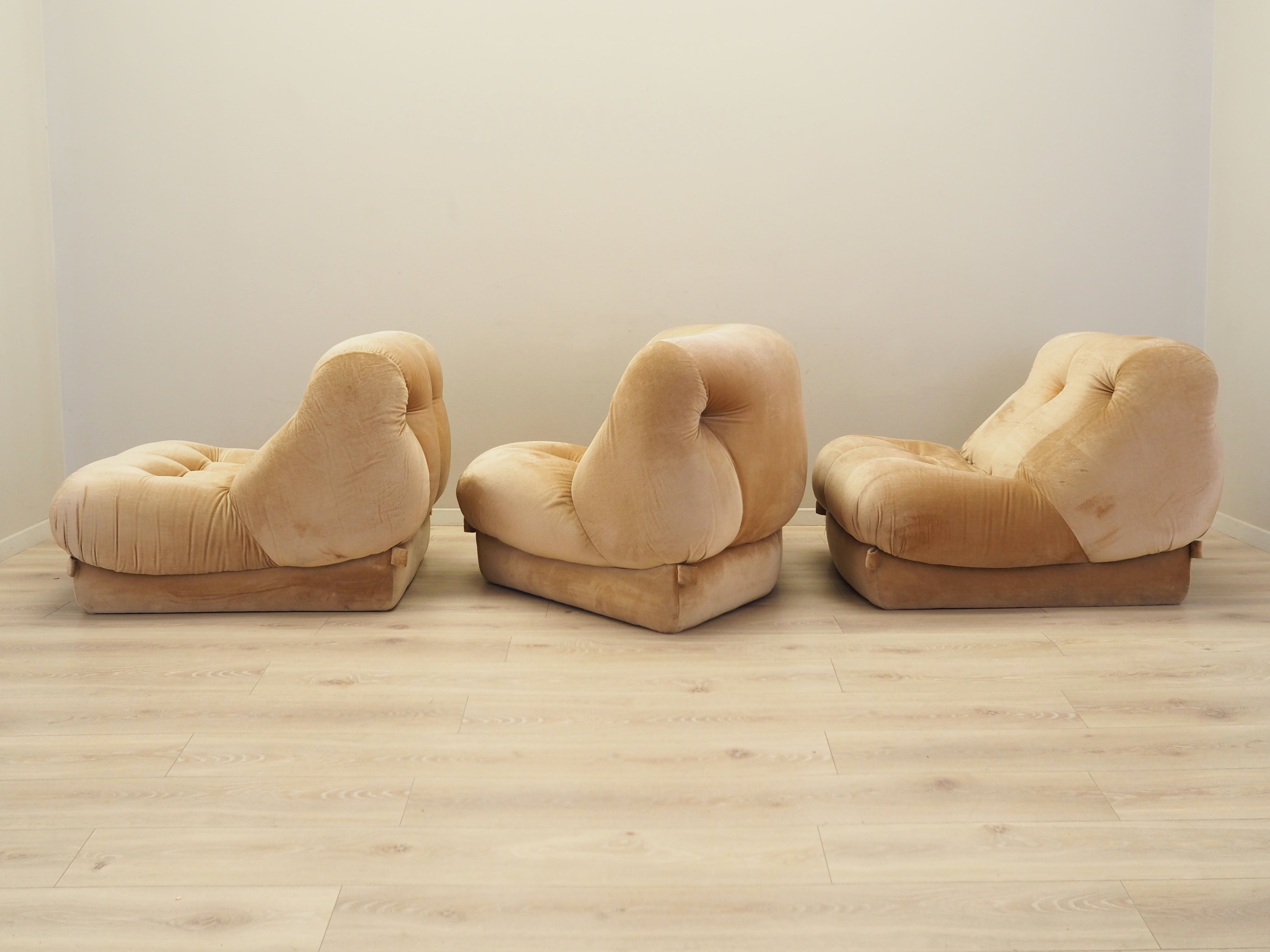 Set_of_3_Nuvolone_Modular_Sofa_by_Rino_Maturi_for_Mimo_Padova,_1970s,_Italy