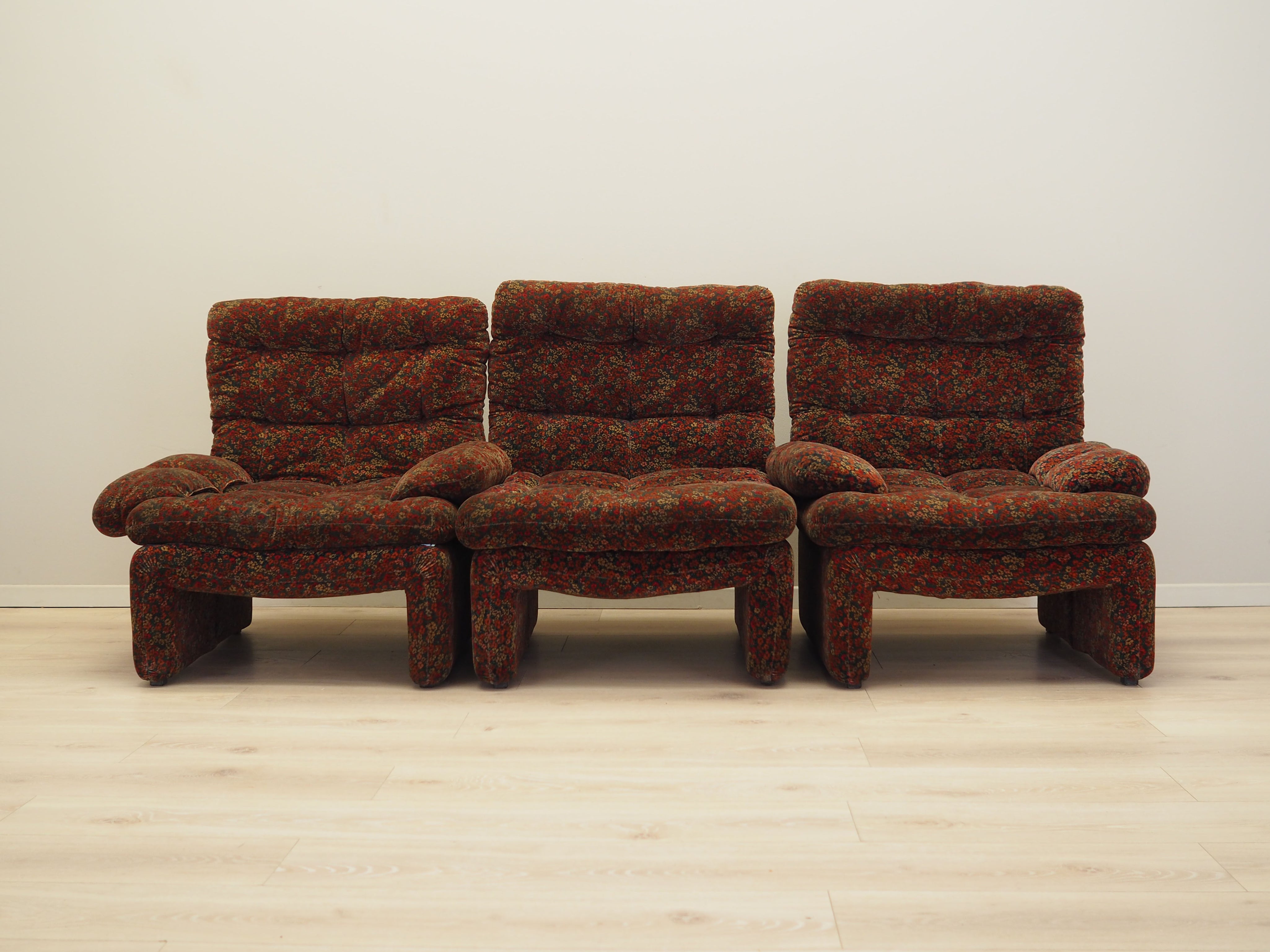 Set_of_3_Italian_Modular_Velour_Sofa_from_1960s,_Italy
