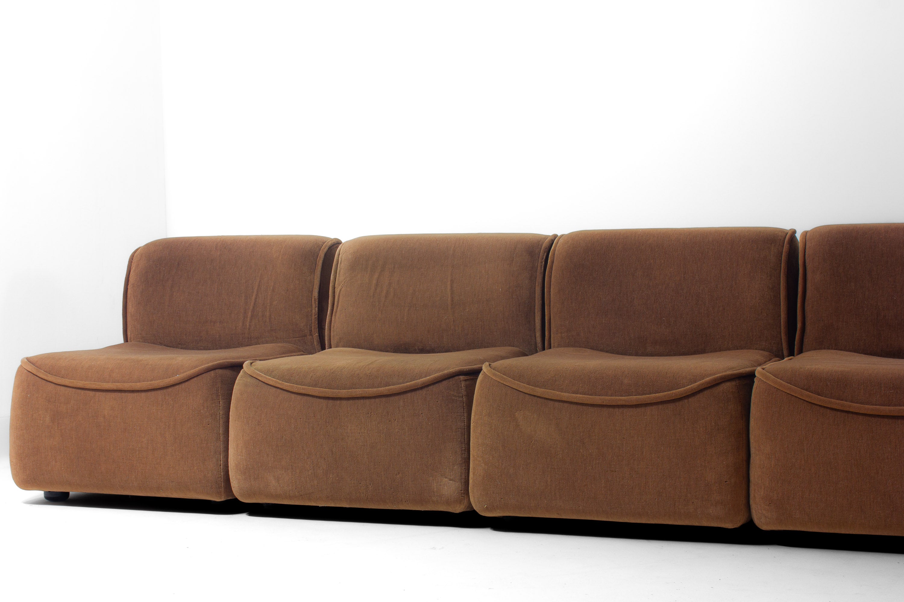 Set_of_5_Vintage_Italian_Modular_Velvet_Sofa,_Space_Age_from_1970s