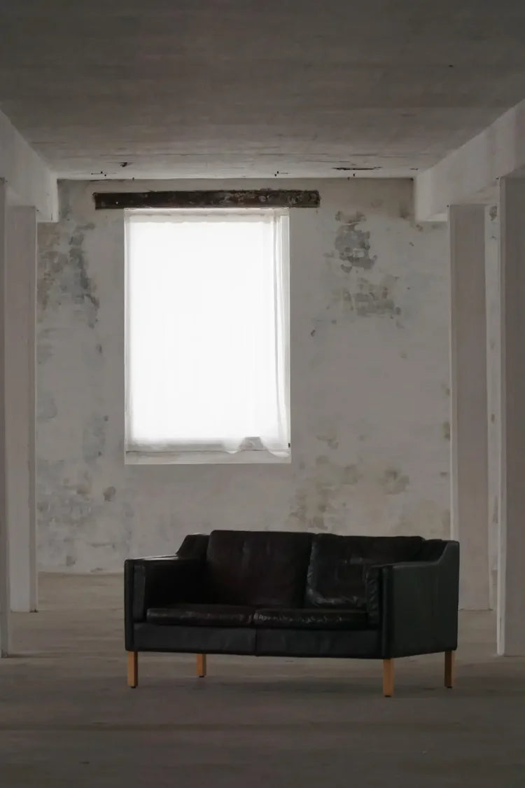 Mogens_Hansen_2_Seater_Sofa,_Danish_Modern_Design