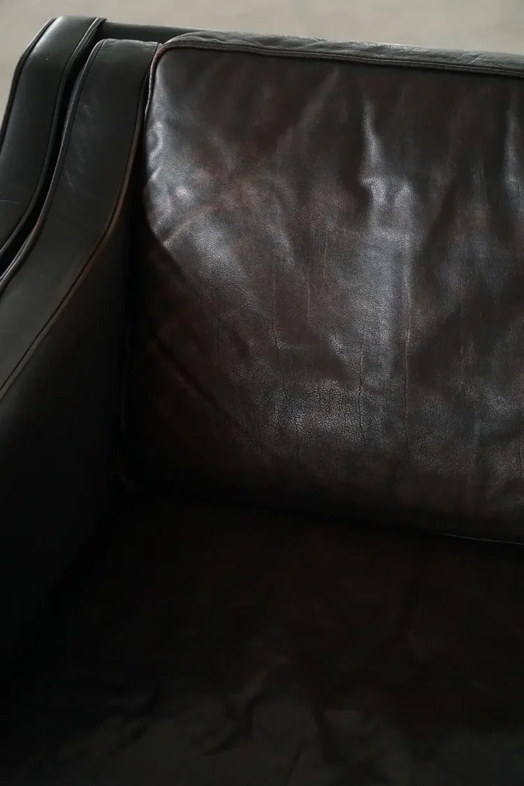 Mogens_Hansen_2_Seater_Sofa,_Danish_Modern_Design