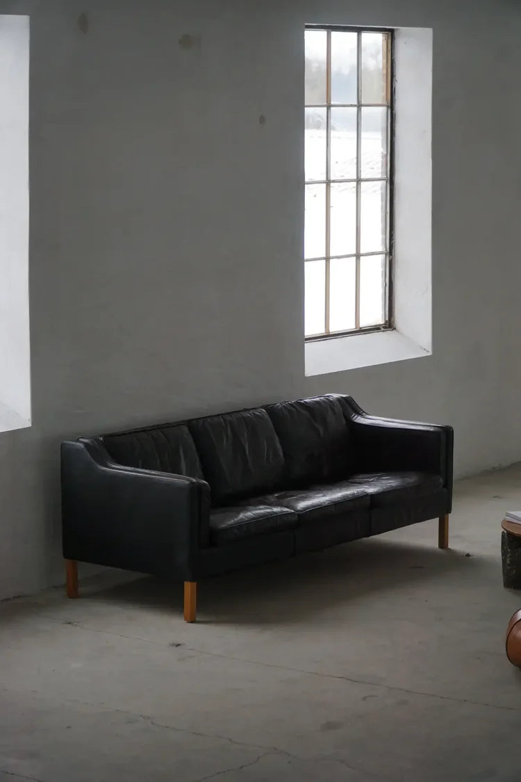 Mogens_Hansen_3_Seater_Sofa,_Danish_Modern_Design