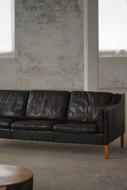 Mogens_Hansen_3_Seater_Sofa,_Danish_Modern_Design