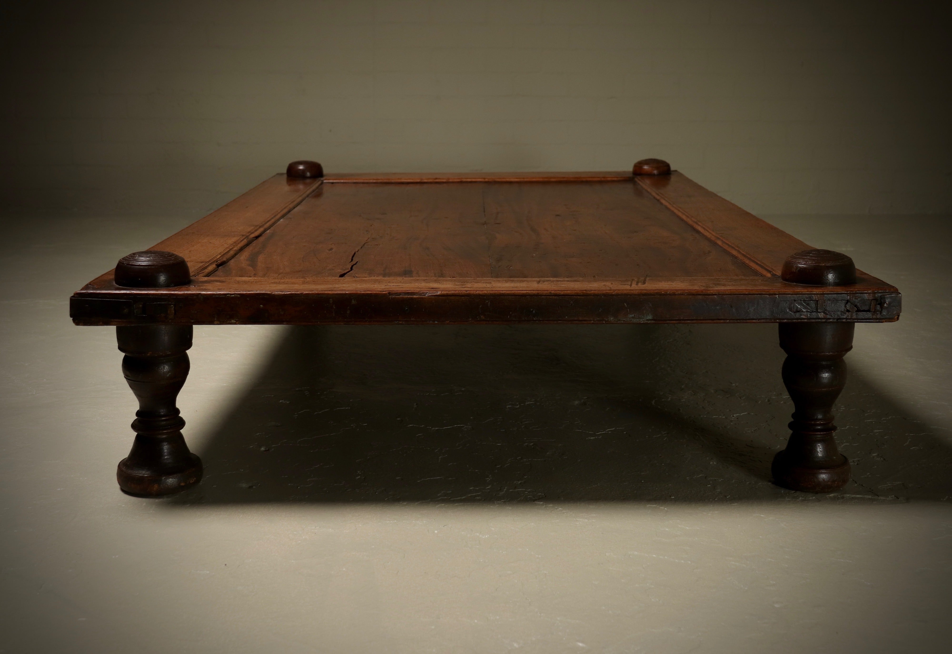 Monumental_Tropical_Hardwood_Daybed,_19th_Century,_Rajasthan_India