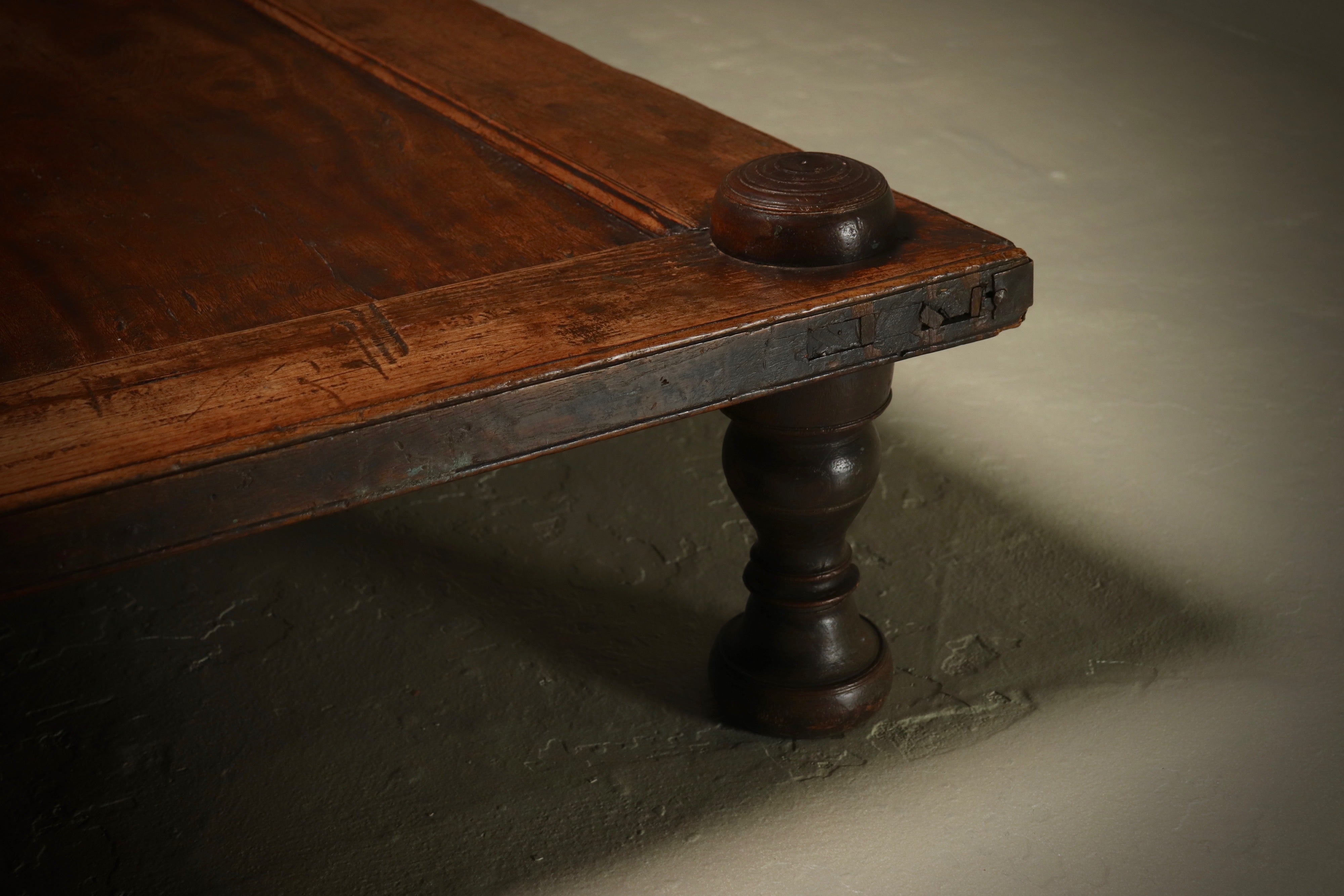 Monumental_Tropical_Hardwood_Daybed,_19th_Century,_Rajasthan_India