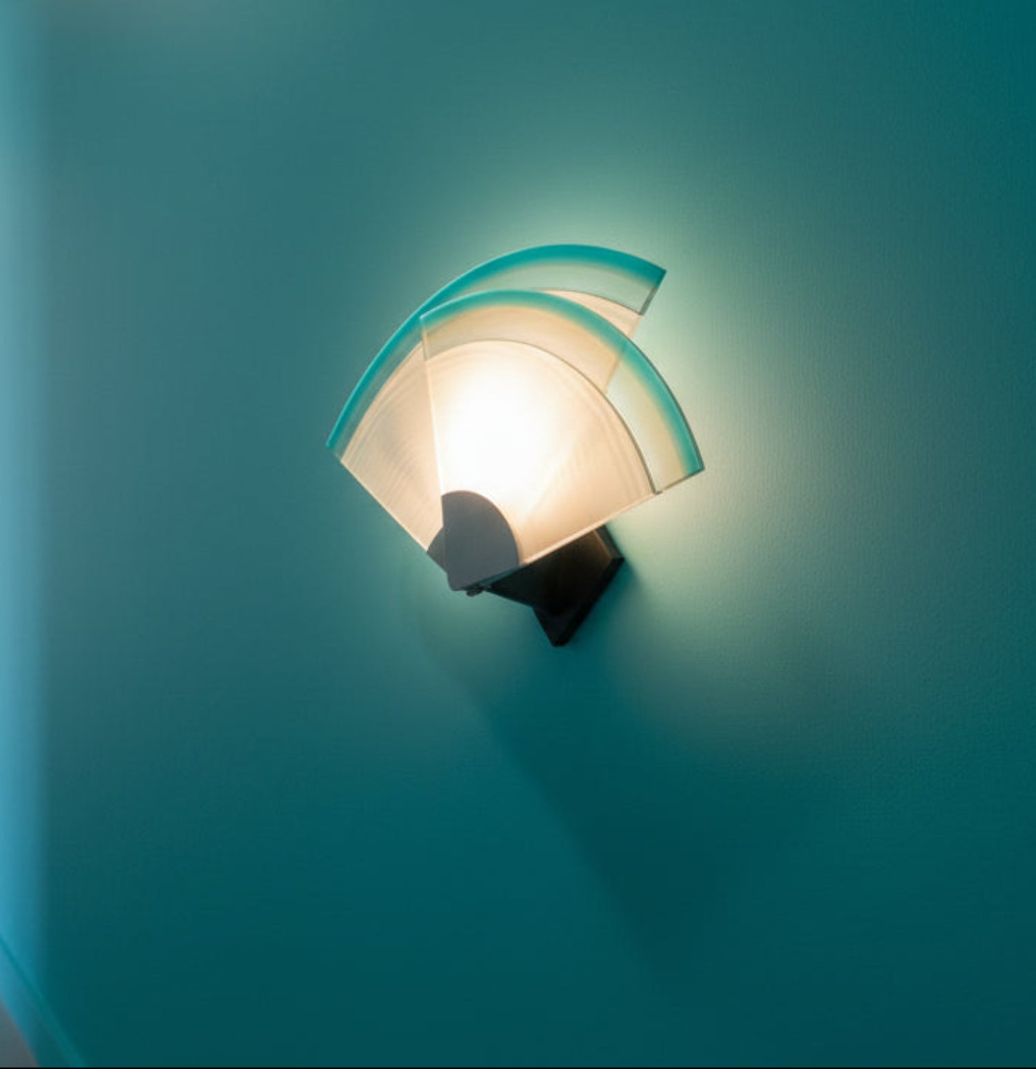 Wall_Sconce_by_Renato_Toso_for_Leucos,_Memphis_Style,_1970s,_Italy