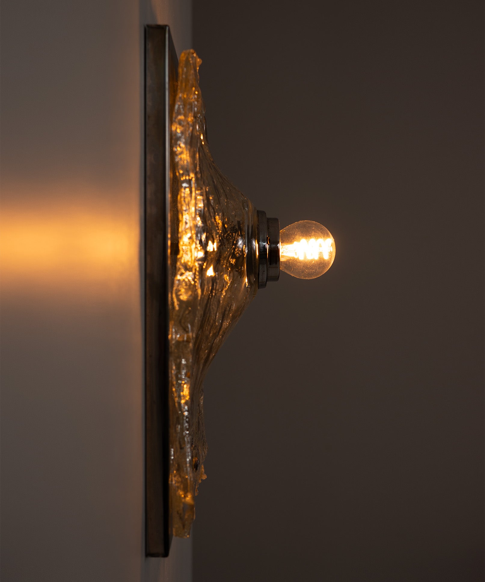 Murano_Sculptural_Wall_Lamp,_1970’s