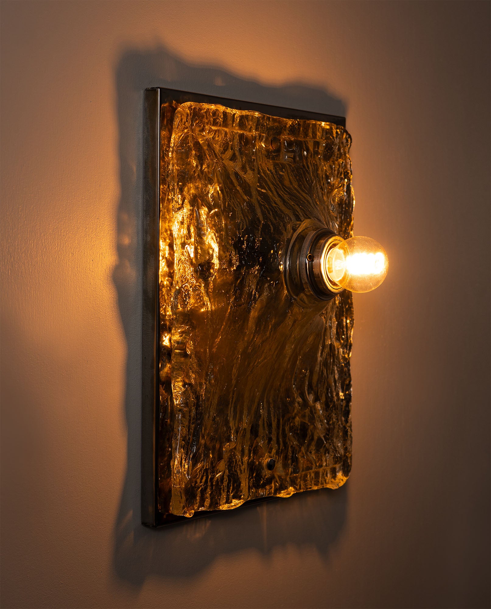 Murano_Sculptural_Wall_Lamp,_1970’s