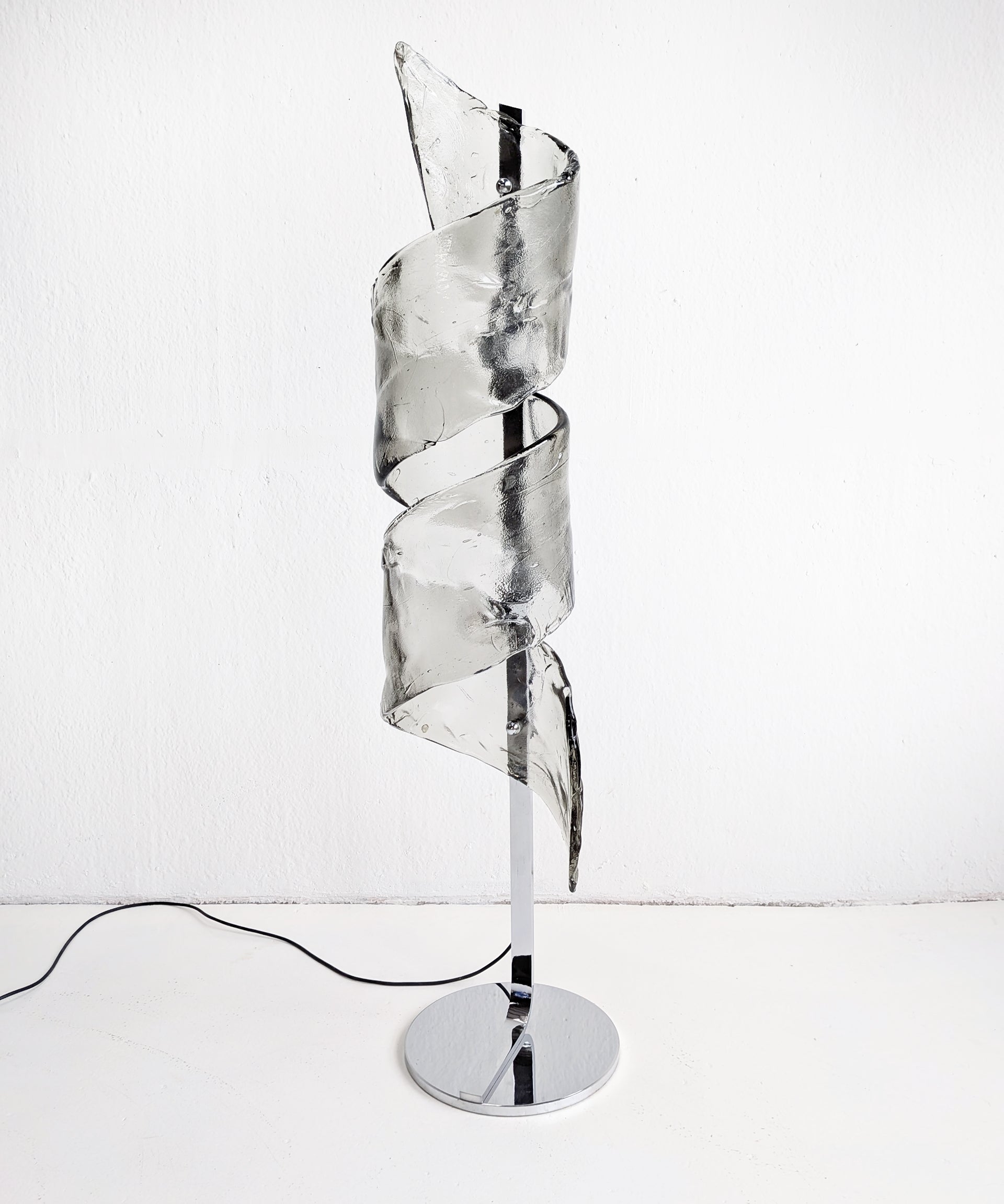 Muranoglass_Floor_Lamp_'Spiral'_by_Mazzega_1970s