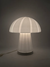 Murano_Glass_Mushroom_Table_Lamp,_Italy_1970s