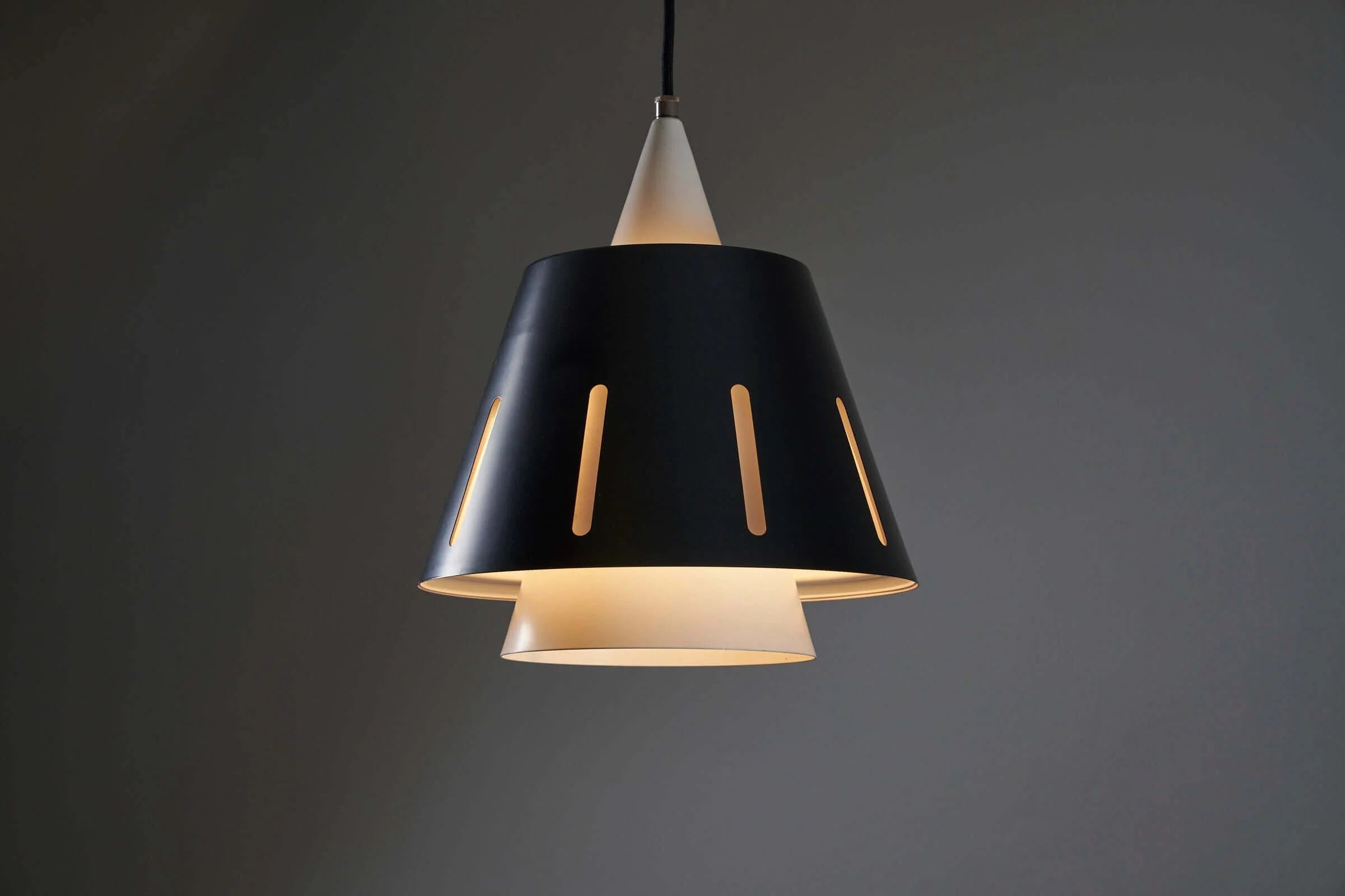n_10_Pendant_By_Busquet_Hala_Zeist