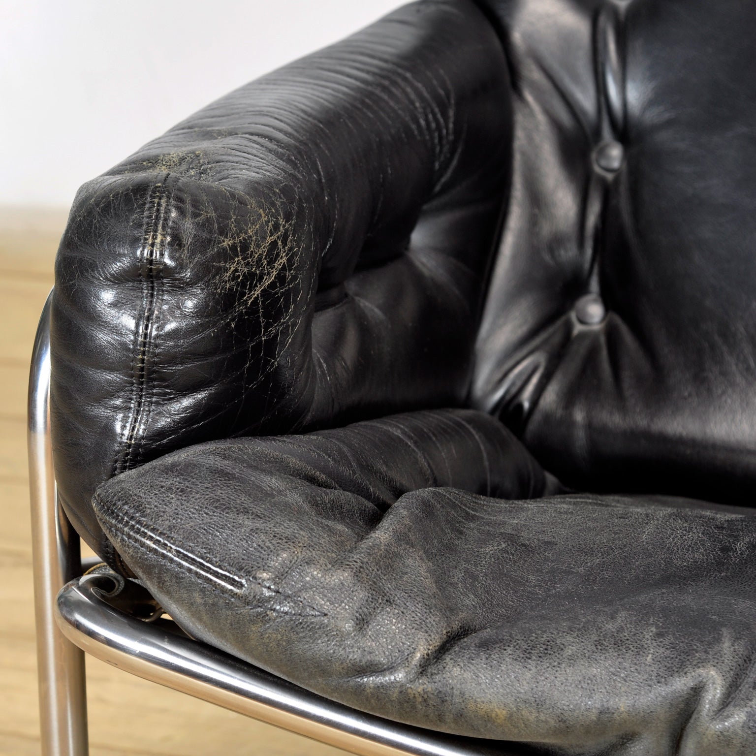 Nagoya_SZ09_black_lounge_chair_by_Martin_Visser_from_1960s
