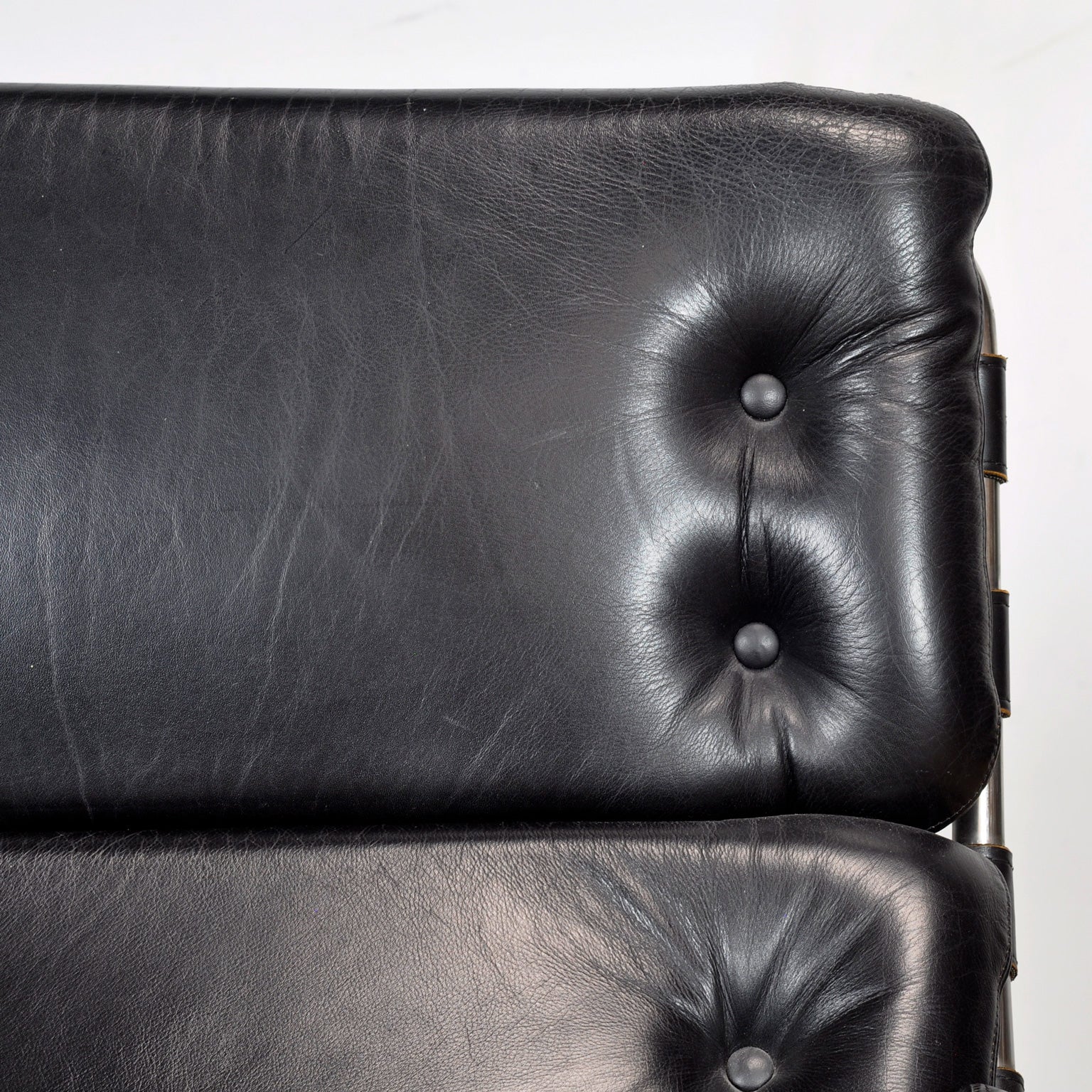 Nagoya_SZ09_black_lounge_chair_by_Martin_Visser_from_1960s