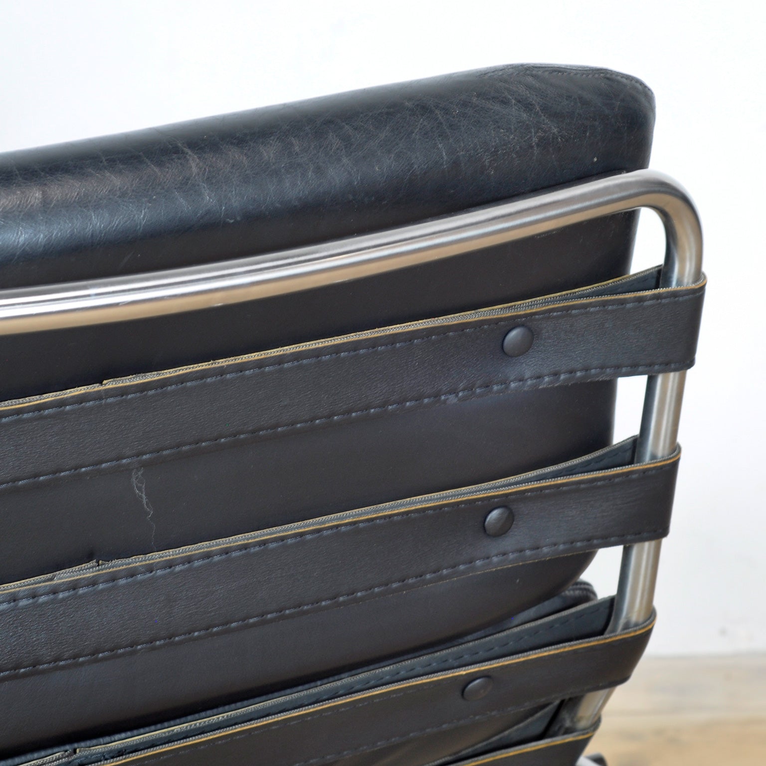 Nagoya_SZ09_black_lounge_chair_by_Martin_Visser_from_1960s