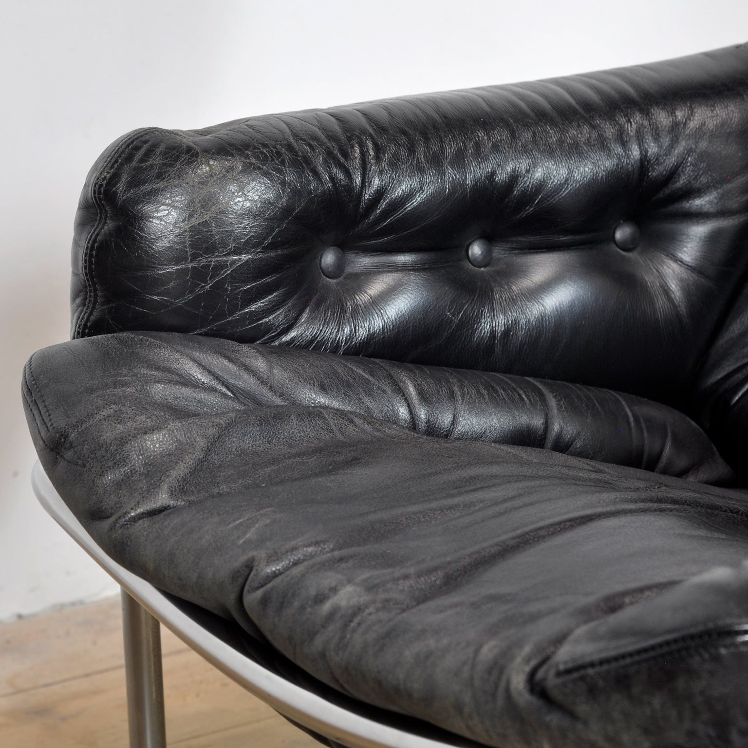 Nagoya_SZ09_black_lounge_chair_by_Martin_Visser_from_1960s