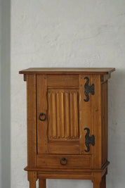 Narrow_Danish_Oak_Cabinet,_Scandinavian_Cabinetmaker_Storage_Cabinet,_Mid_Century_Modern_Design
