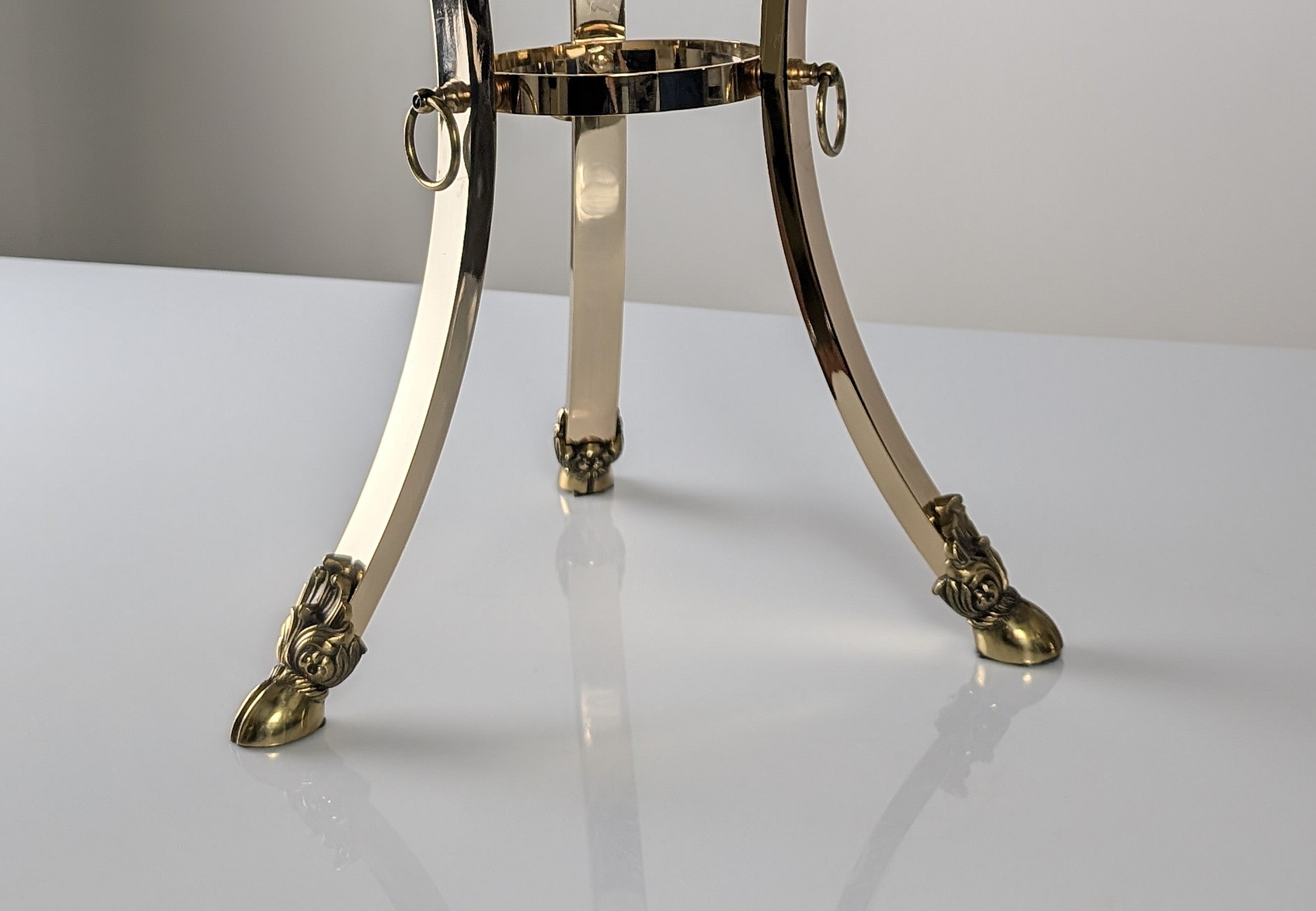 1970s_Neoclassical_Brass_and_Bevelled_Glass_Side_Table_with_Ram_Heads,_Maison_Jansen_Style