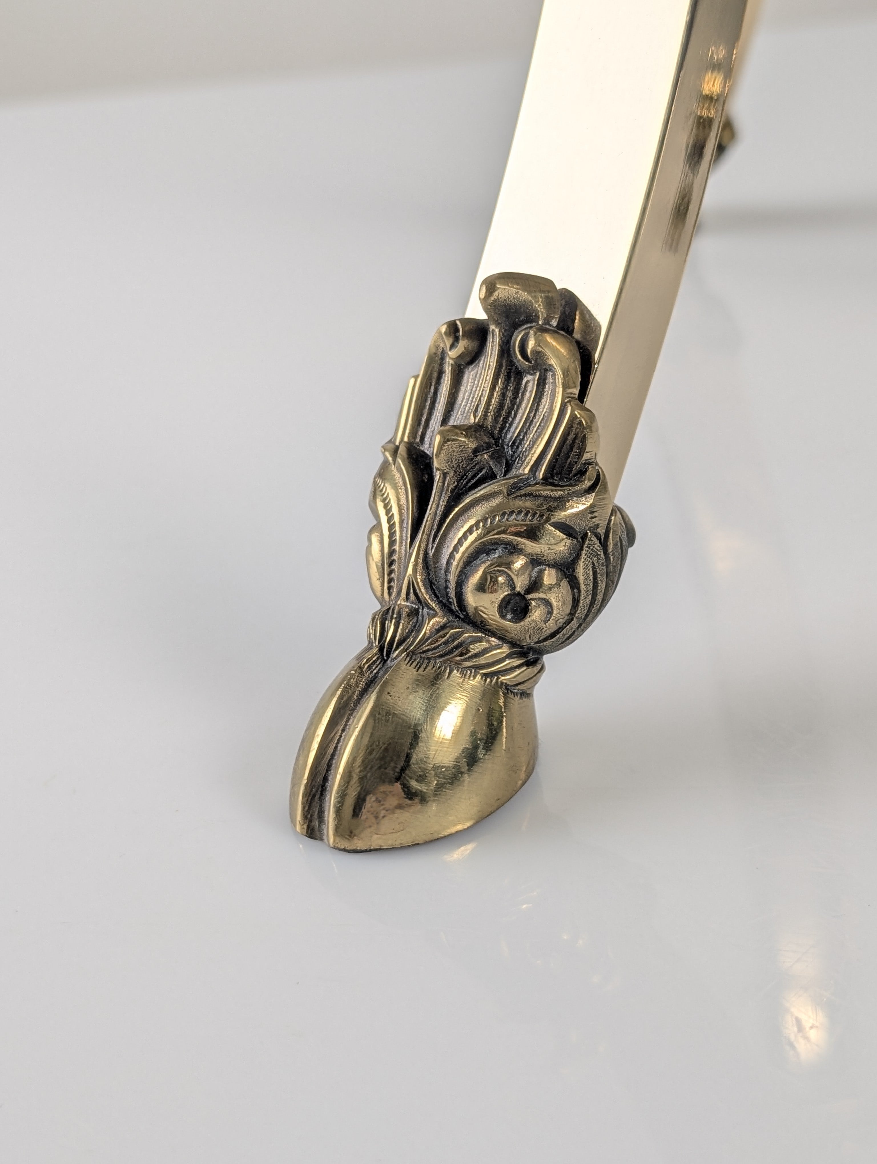 1970s_Neoclassical_Brass_and_Bevelled_Glass_Side_Table_with_Ram_Heads,_Maison_Jansen_Style