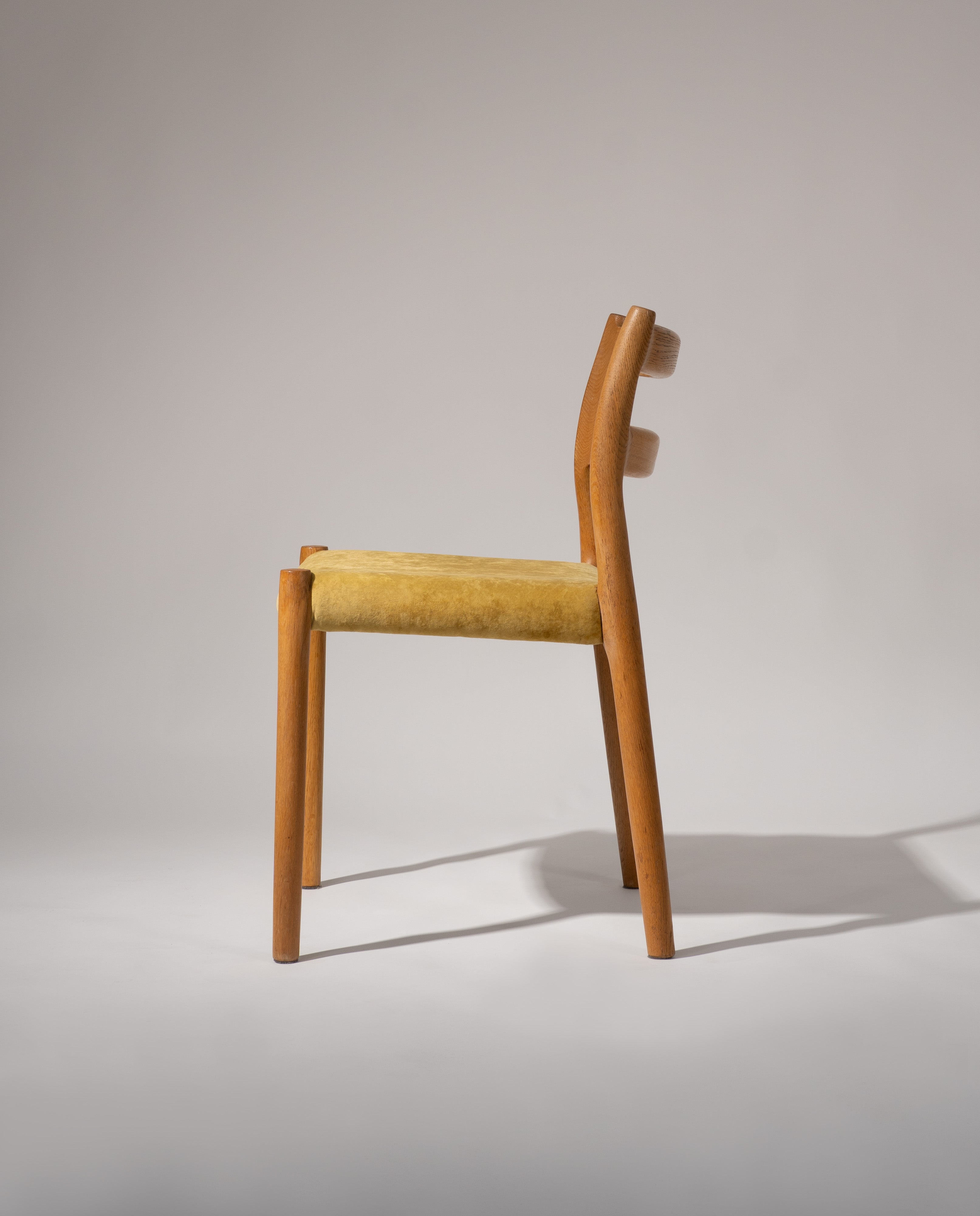 Set_of_2_Model_84_Chairs_by_Niels_Otto_Møller,_1976