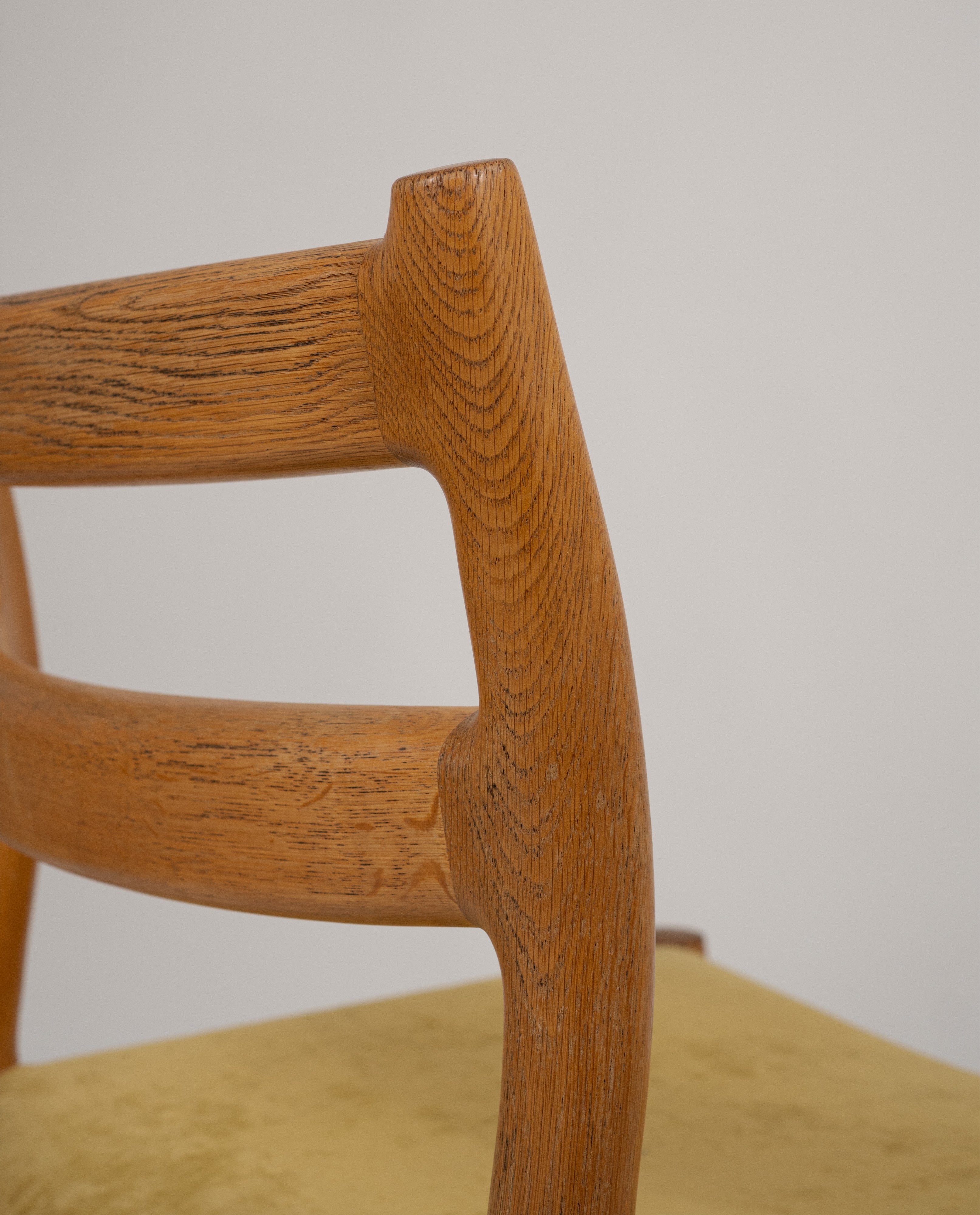 Set_of_2_Model_84_Chairs_by_Niels_Otto_Møller,_1976