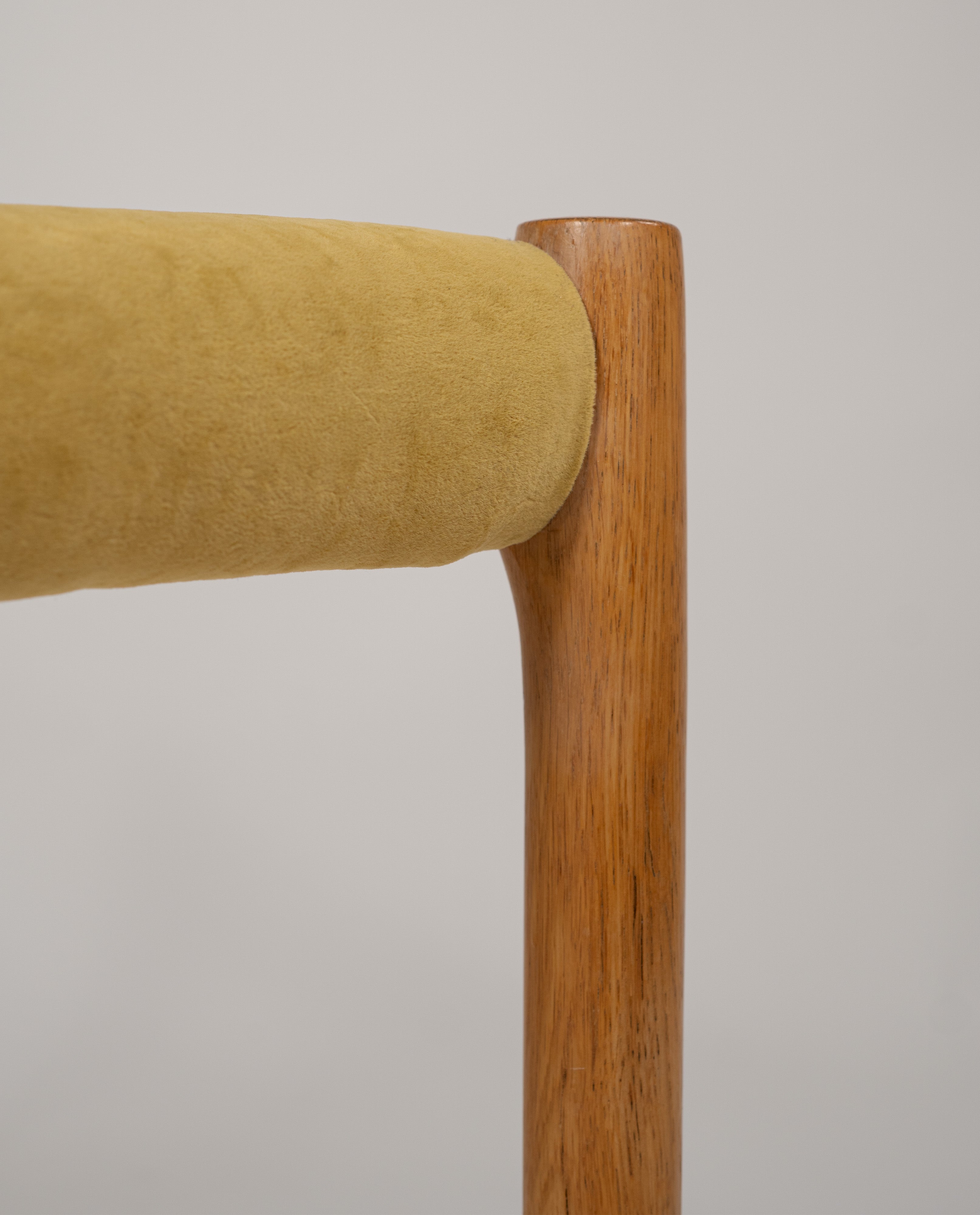 Set_of_2_Model_84_Chairs_by_Niels_Otto_Møller,_1976