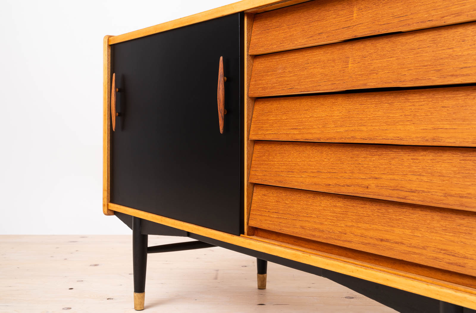 Nils_Jonsson_Teak_Sideboard_for_Hugo_Troeds,_Scandinavian_Modern,_1960s