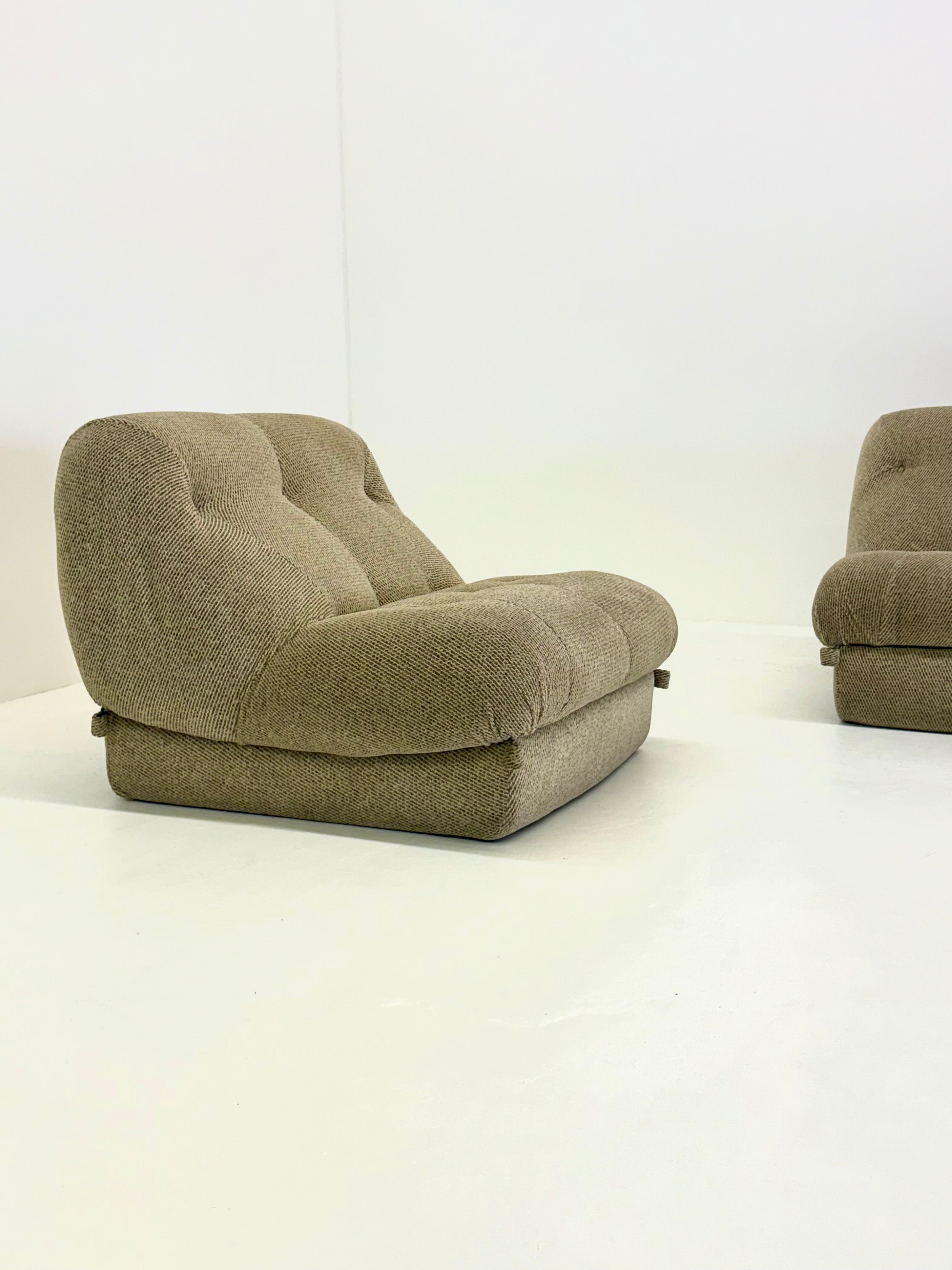 Set_of_3_Nuvolone_Modular_Lounge_Sofa_with_Coffee_Table_by_Rino_Maturi_for_Mimo_Padova