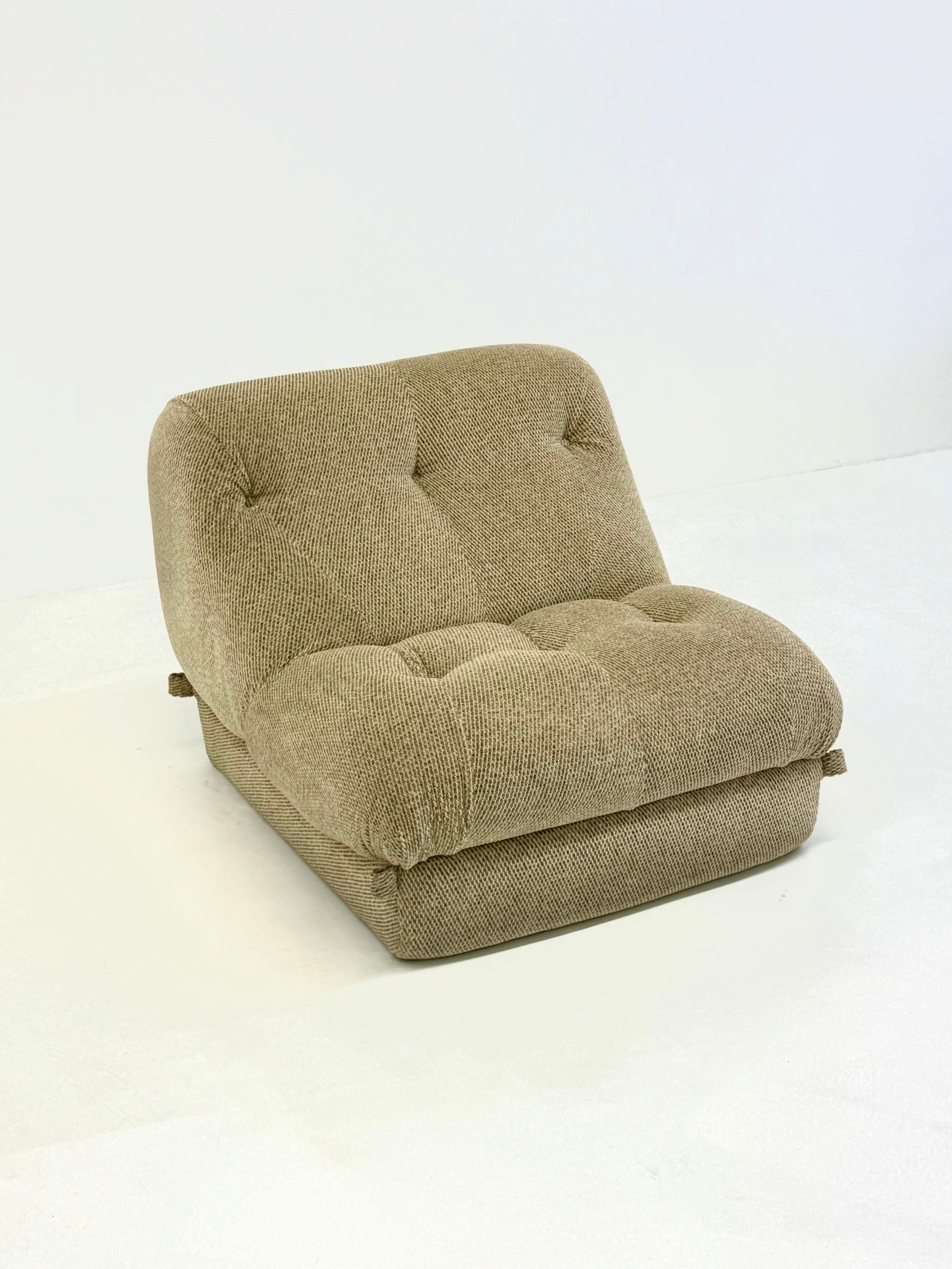 Set_of_3_Nuvolone_Modular_Lounge_Sofa_with_Coffee_Table_by_Rino_Maturi_for_Mimo_Padova