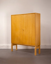 Oak_Cupboard_by_Marian_Grabińsky_for_Ikea,_Sweden_from_1960
