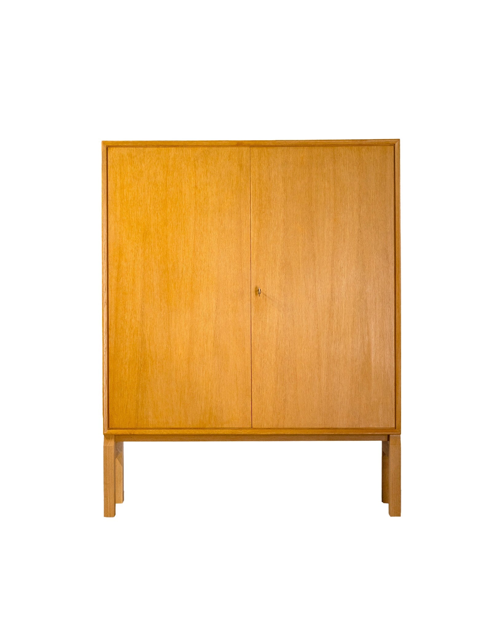 Oak_Cupboard_by_Marian_Grabińsky_for_Ikea,_Sweden_from_1960