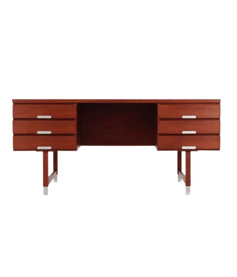 Oak_desk,_Danish_design,_1970s,_manufacturer:_Eigil_Petersens_Møbelfabrik