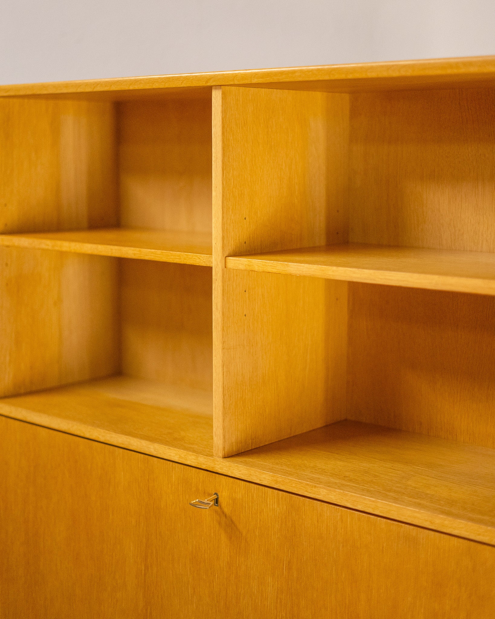 Oak_Highboard_or_Bookcase_by_Marian_Grabińsky_for_Ikea,_Sweden,_1960