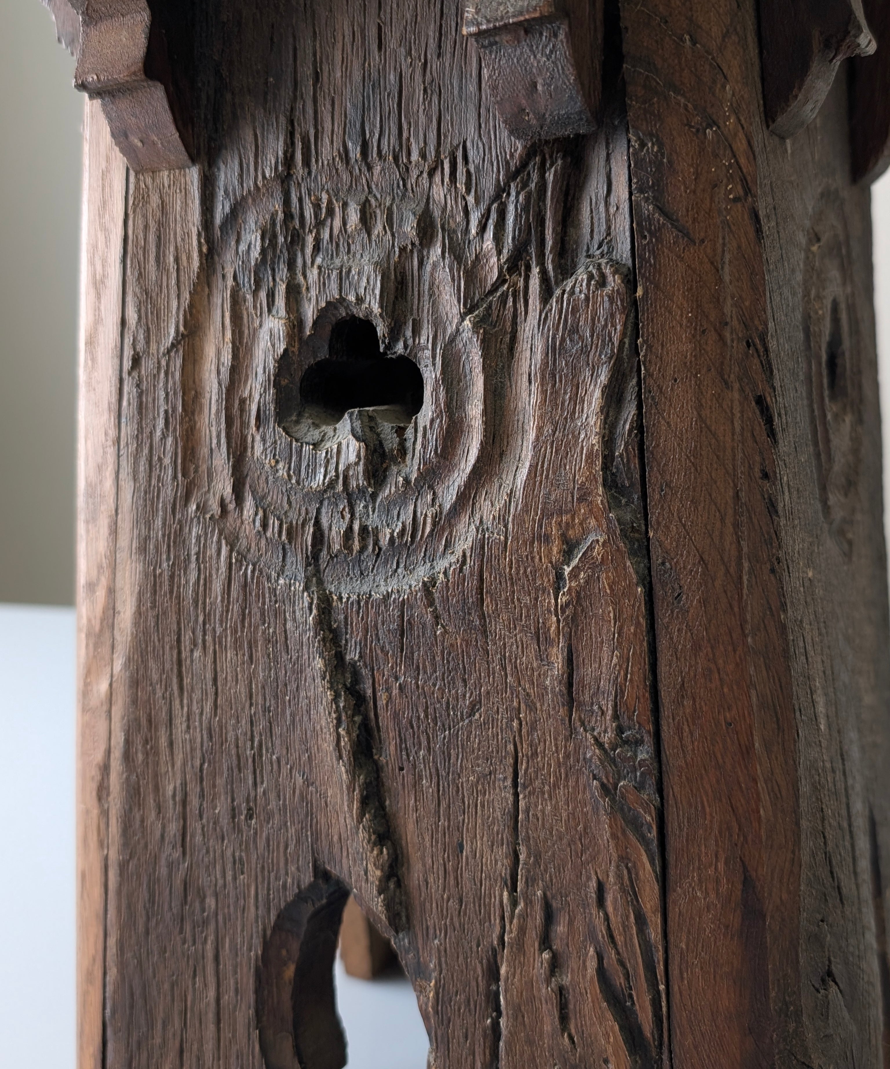 French_Neo_Gothic_Oak_Monastic_Pedestal_Stool_or_Sellette,_Style_Troubadour,_circa_1900