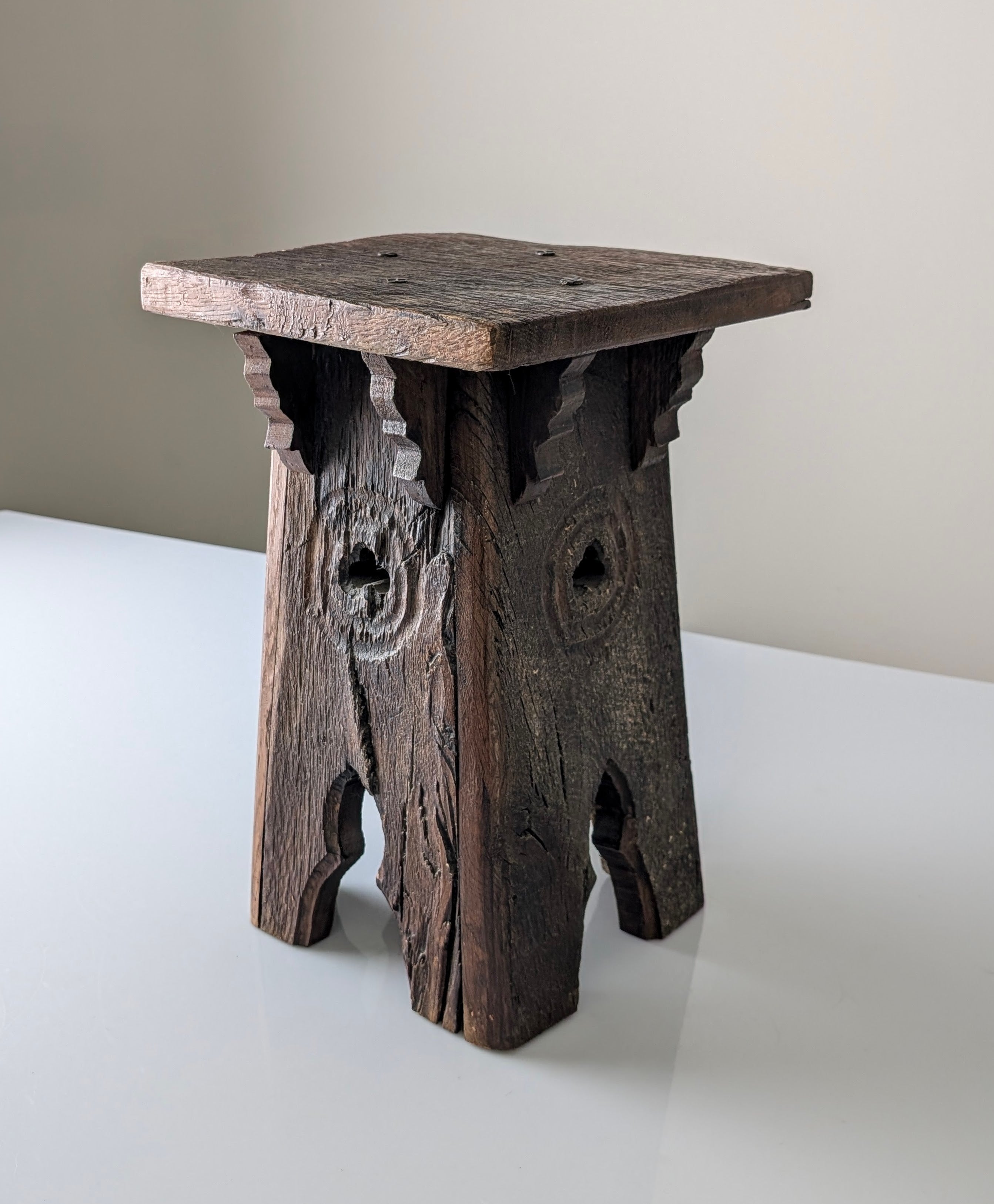 French_Neo_Gothic_Oak_Monastic_Pedestal_Stool_or_Sellette,_Style_Troubadour,_circa_1900