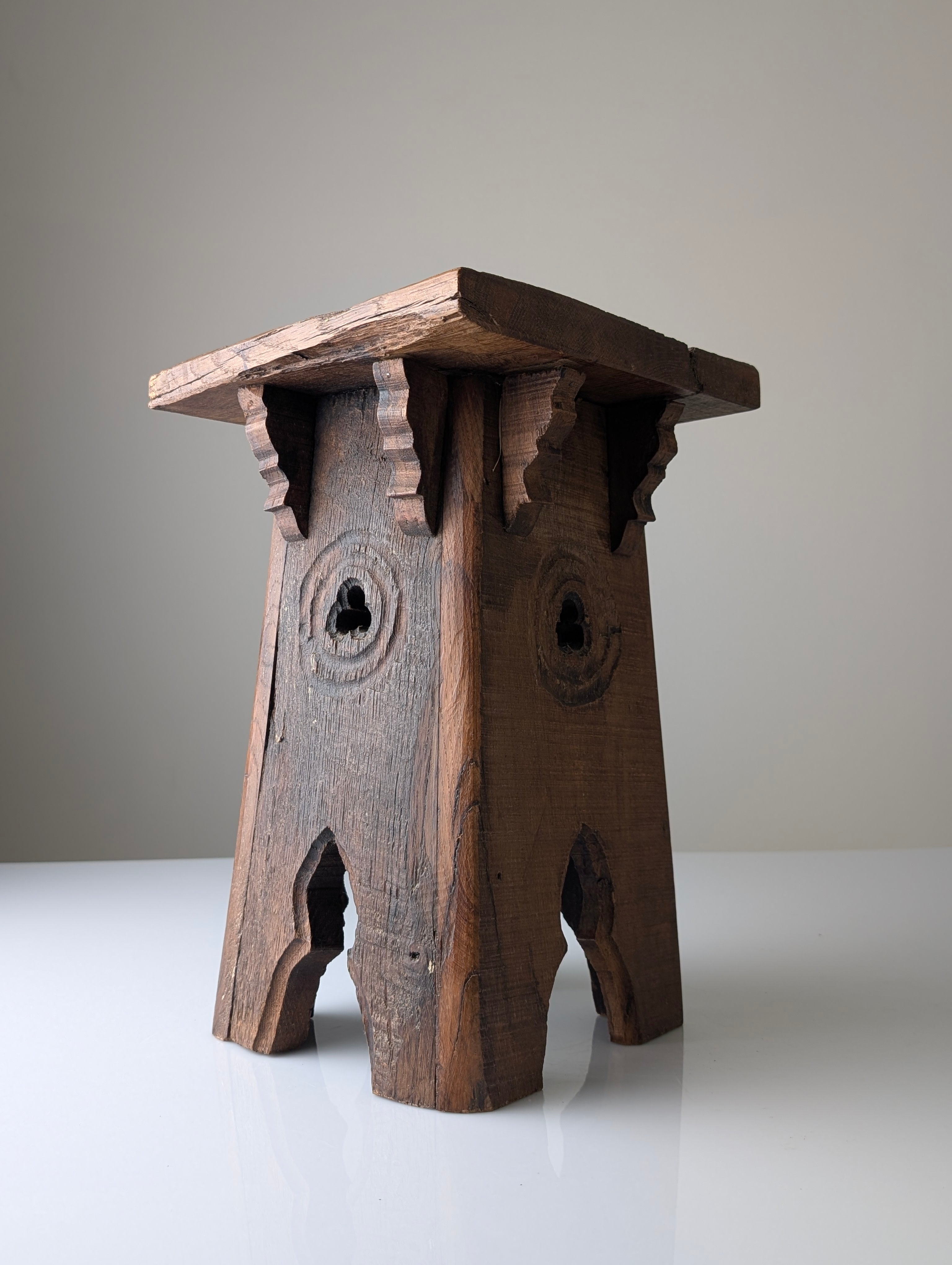 French_Neo_Gothic_Oak_Monastic_Pedestal_Stool_or_Sellette,_Style_Troubadour,_circa_1900
