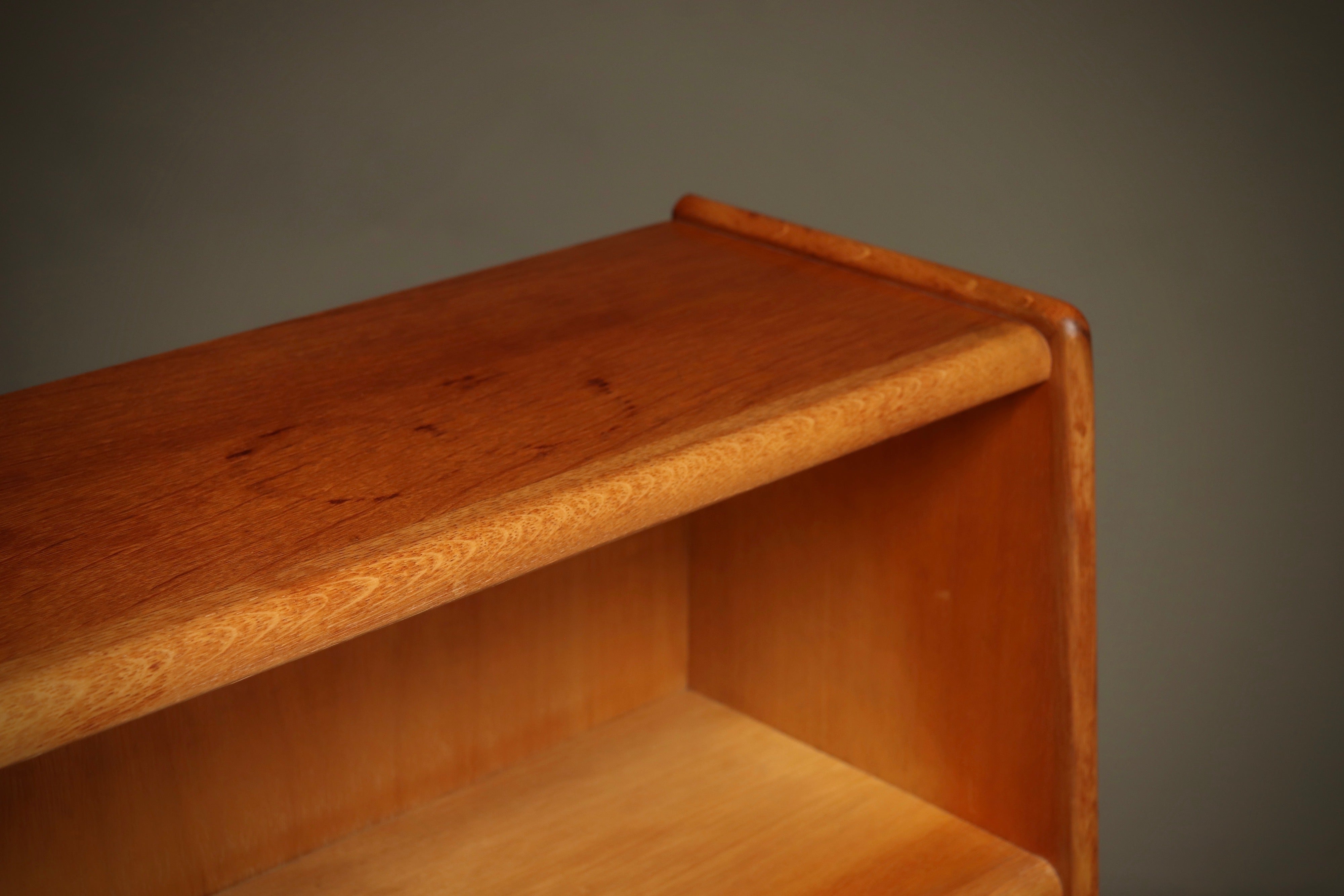 Model_BE04_Oak_Secretary_by_Cees_Braakman_for_Pastoe,_1950s,_Netherlands