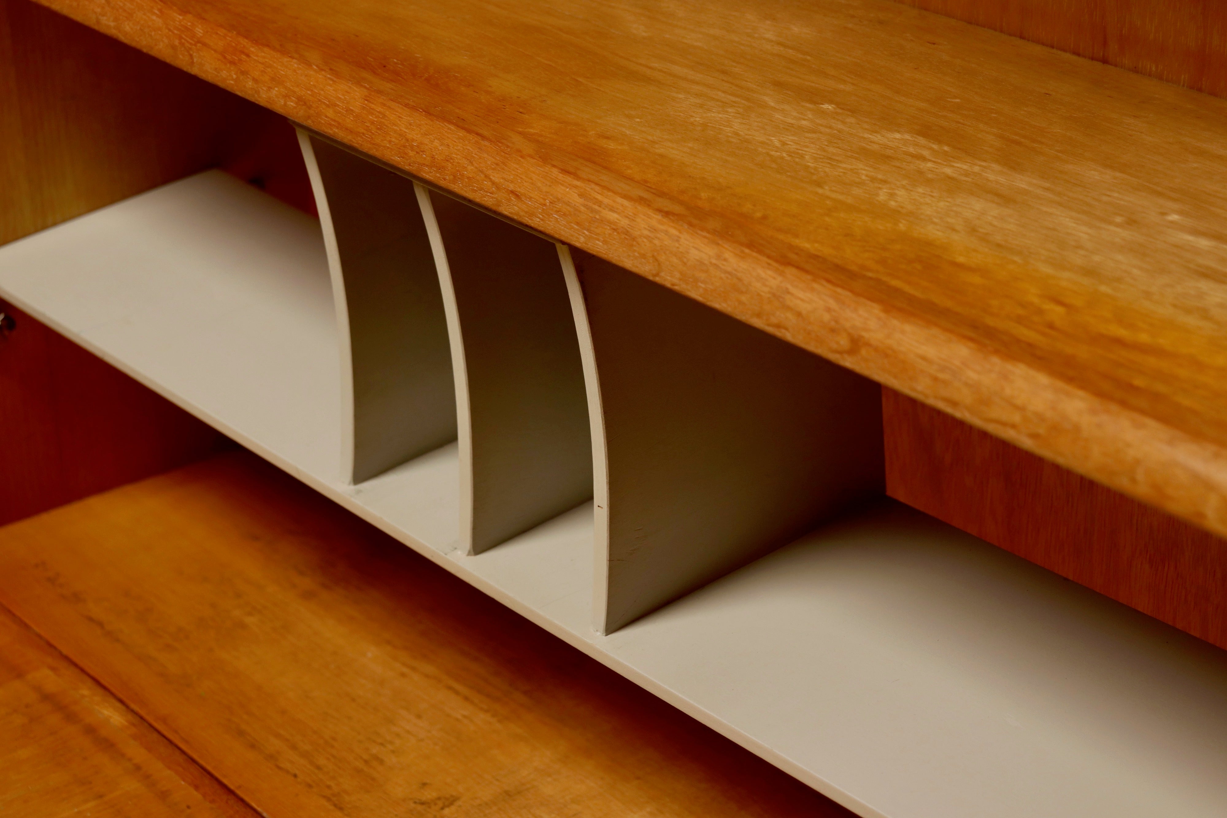 Model_BE04_Oak_Secretary_by_Cees_Braakman_for_Pastoe,_1950s,_Netherlands