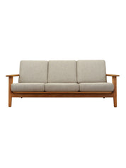 Oak_sofa,_Danish_design,_1960s,_designer:_Hans_J._Wegner,_manufacturer:_Getama