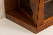 Oak_Tea_Cabinet_by_Paul_Bromberg,_1918,_Netherlands