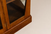 Oak_Tea_Cabinet_by_Paul_Bromberg,_1918,_Netherlands