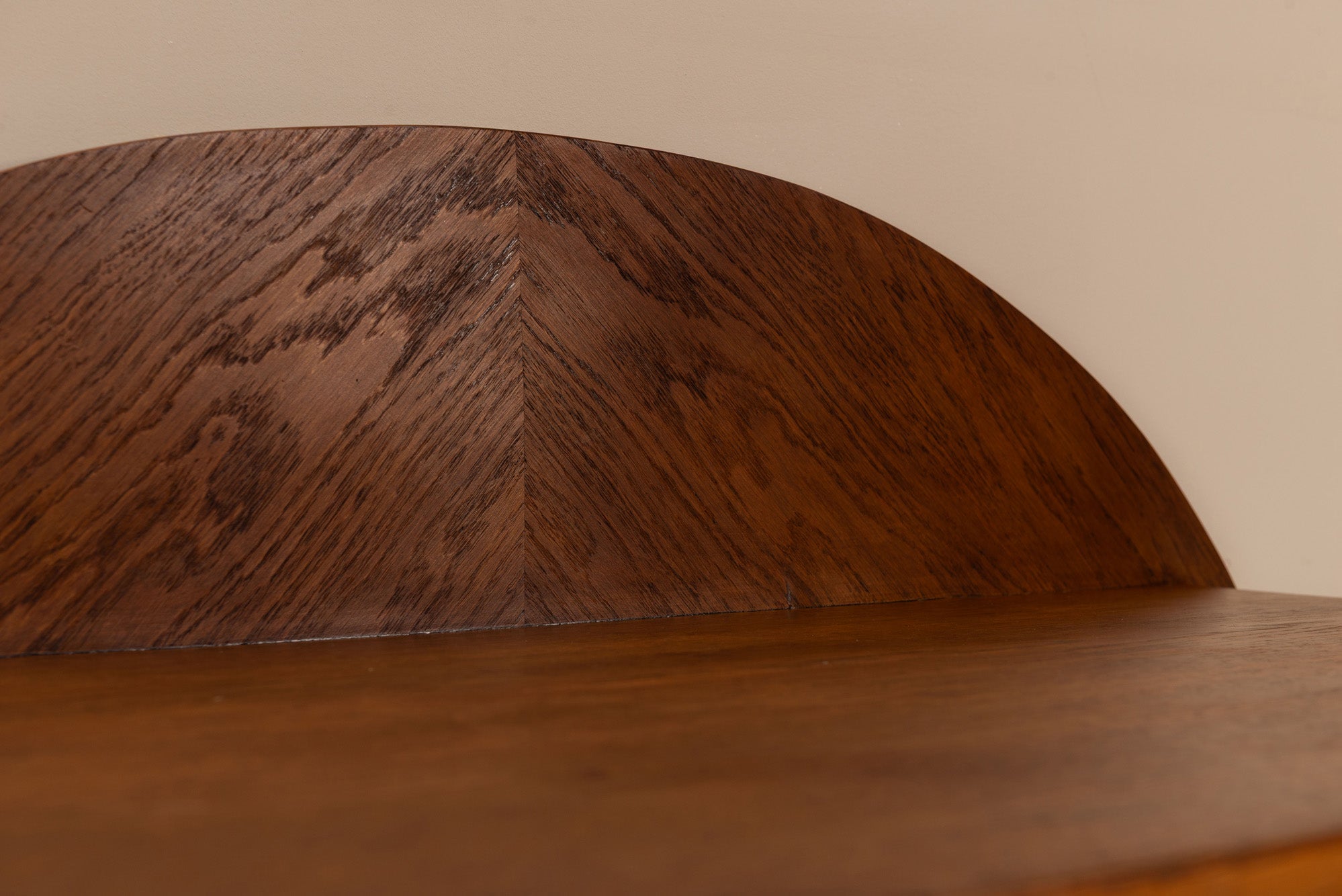 Oak_Tea_Cabinet_by_Paul_Bromberg,_1918,_Netherlands