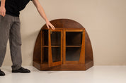 Oak_Tea_Cabinet_by_Paul_Bromberg,_1918,_Netherlands